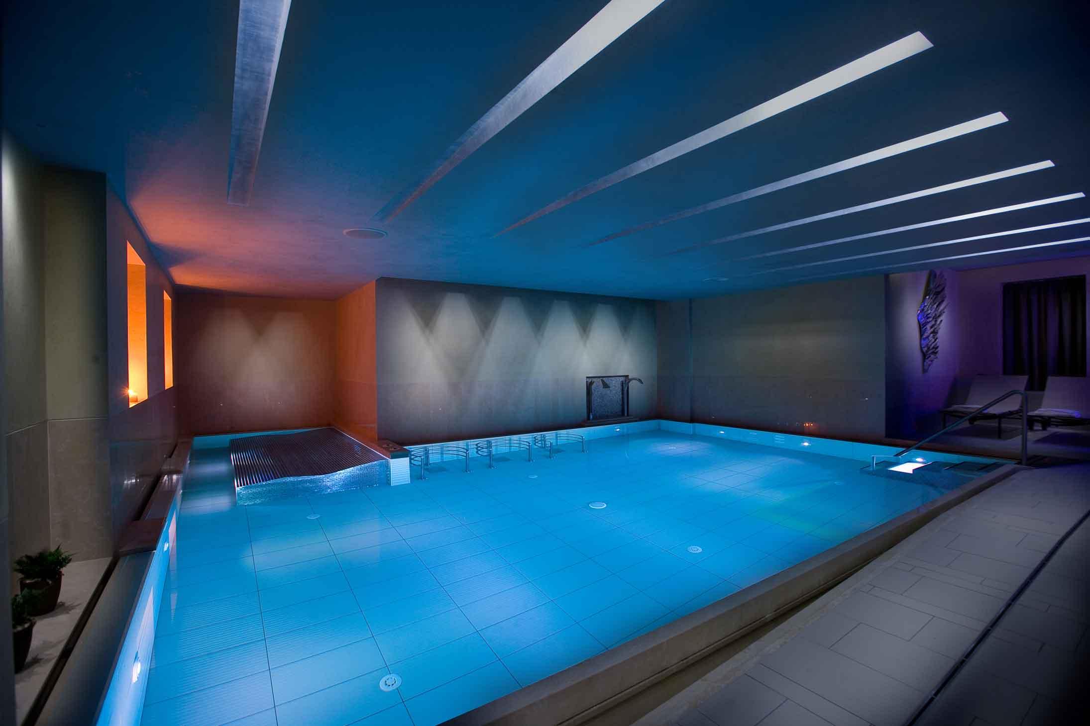 Piscina con giochi d'acqua