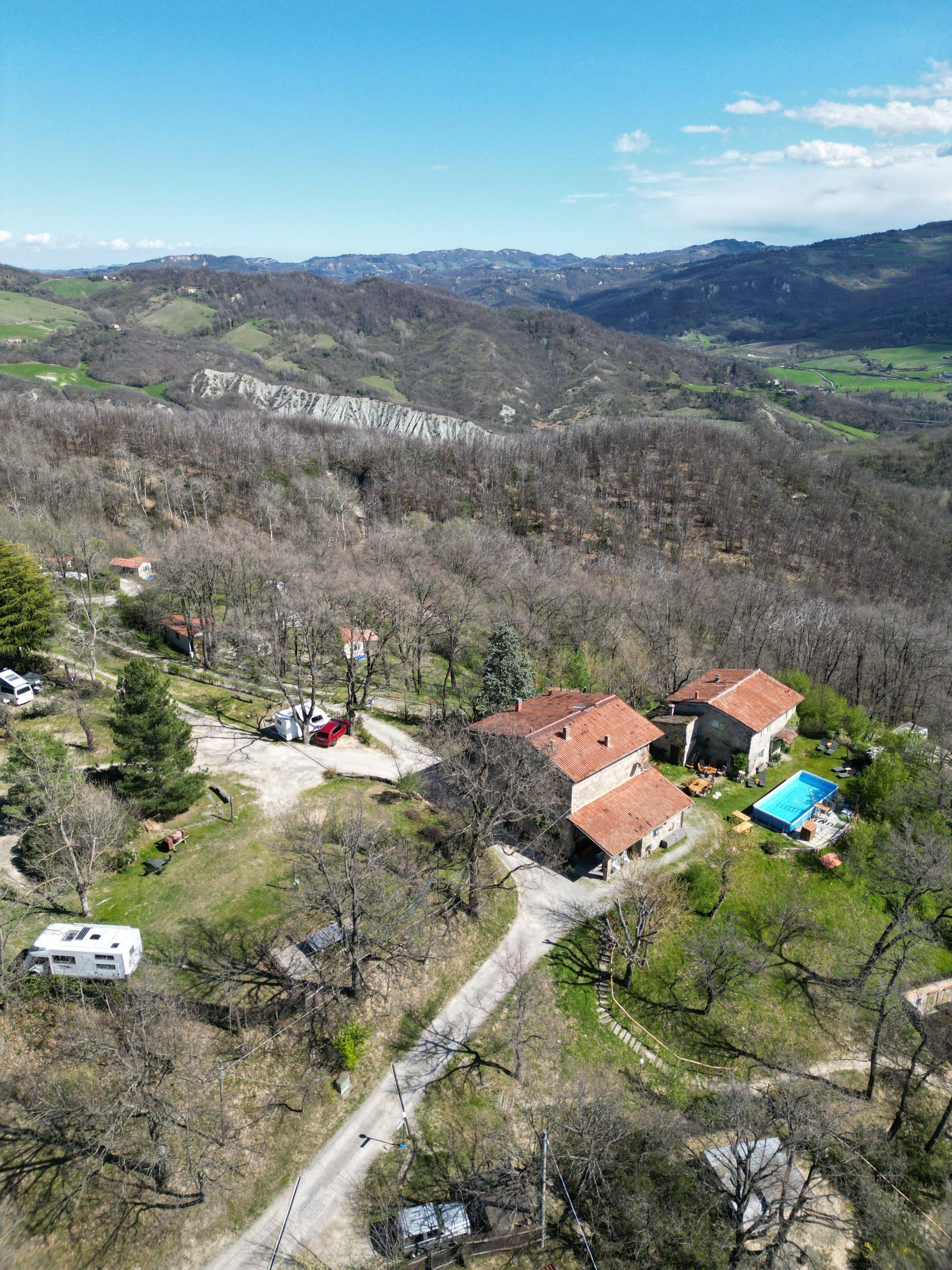 Vista aerea del campeggio nel Parco Naturale Monte Sole