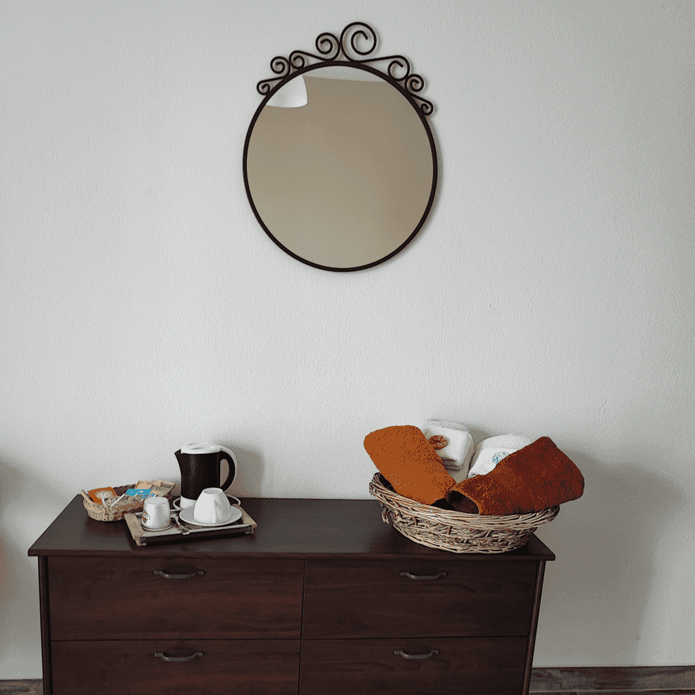 Camera doppia luminosa con vista giardino