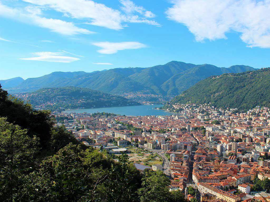 Parco e struttura del Castello di Casiglio