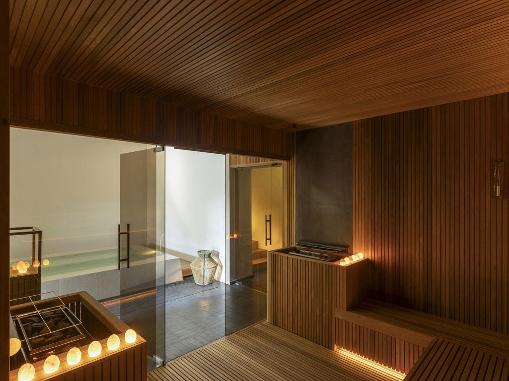 Sauna finlandese con design contemporaneo