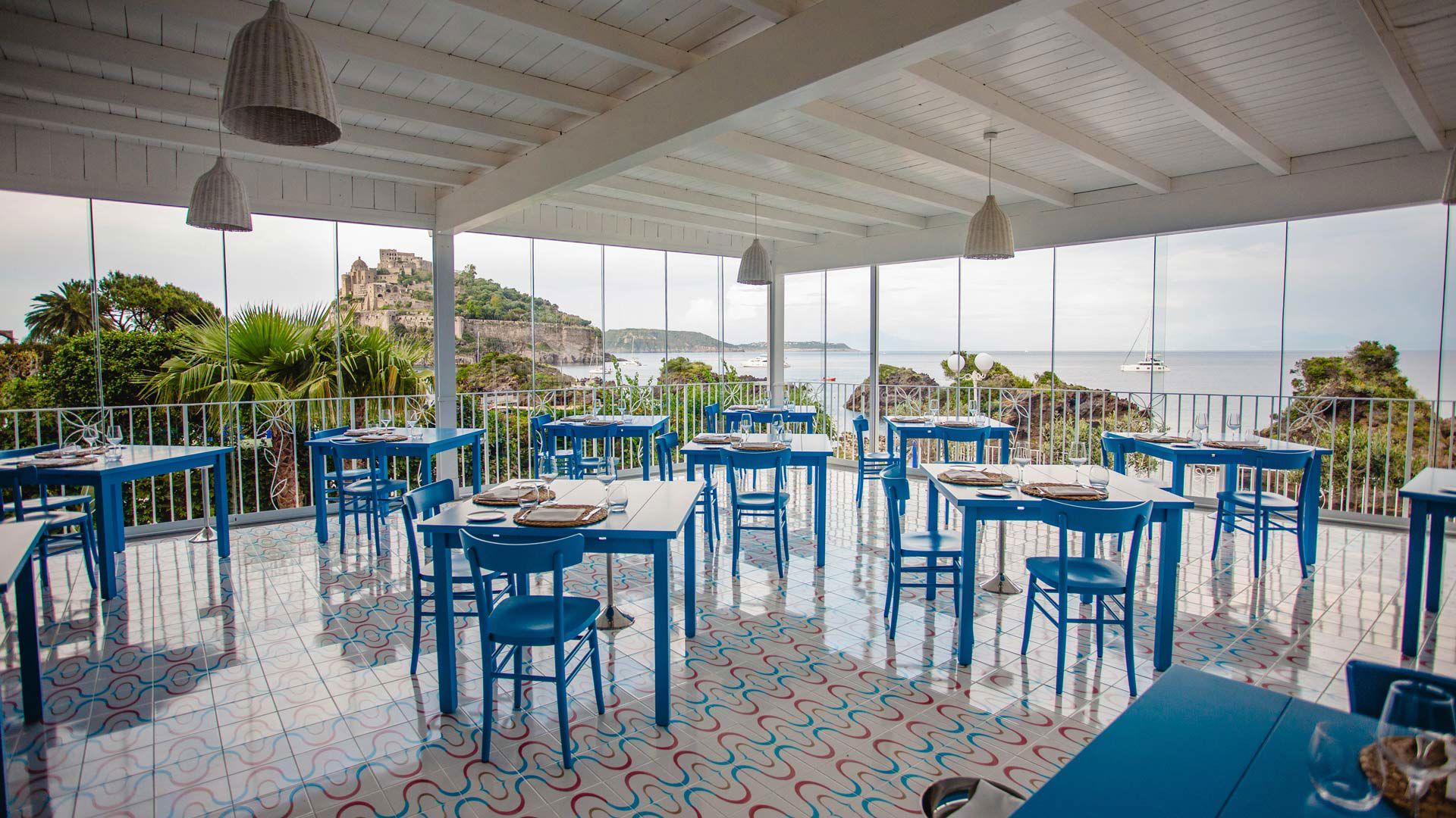 Sedie e tavoli ristorante