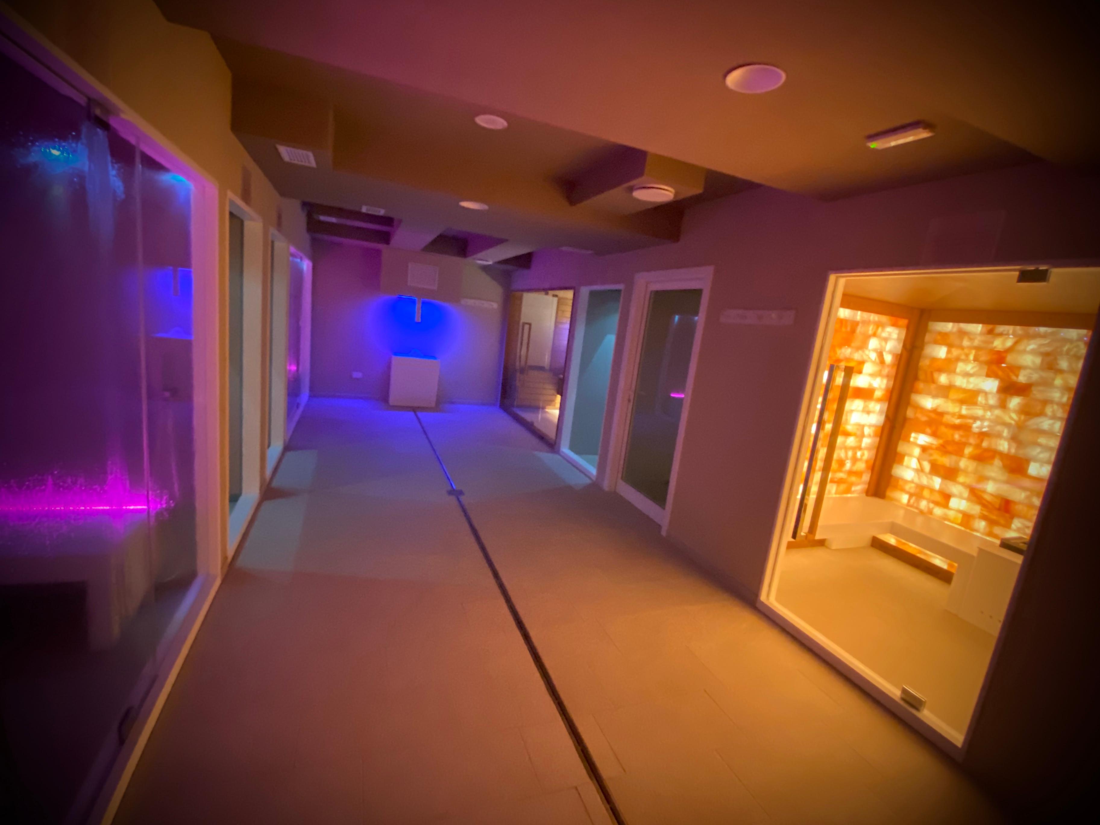 Sauna finlandese, sauna al sale himalaya, docce emozionali