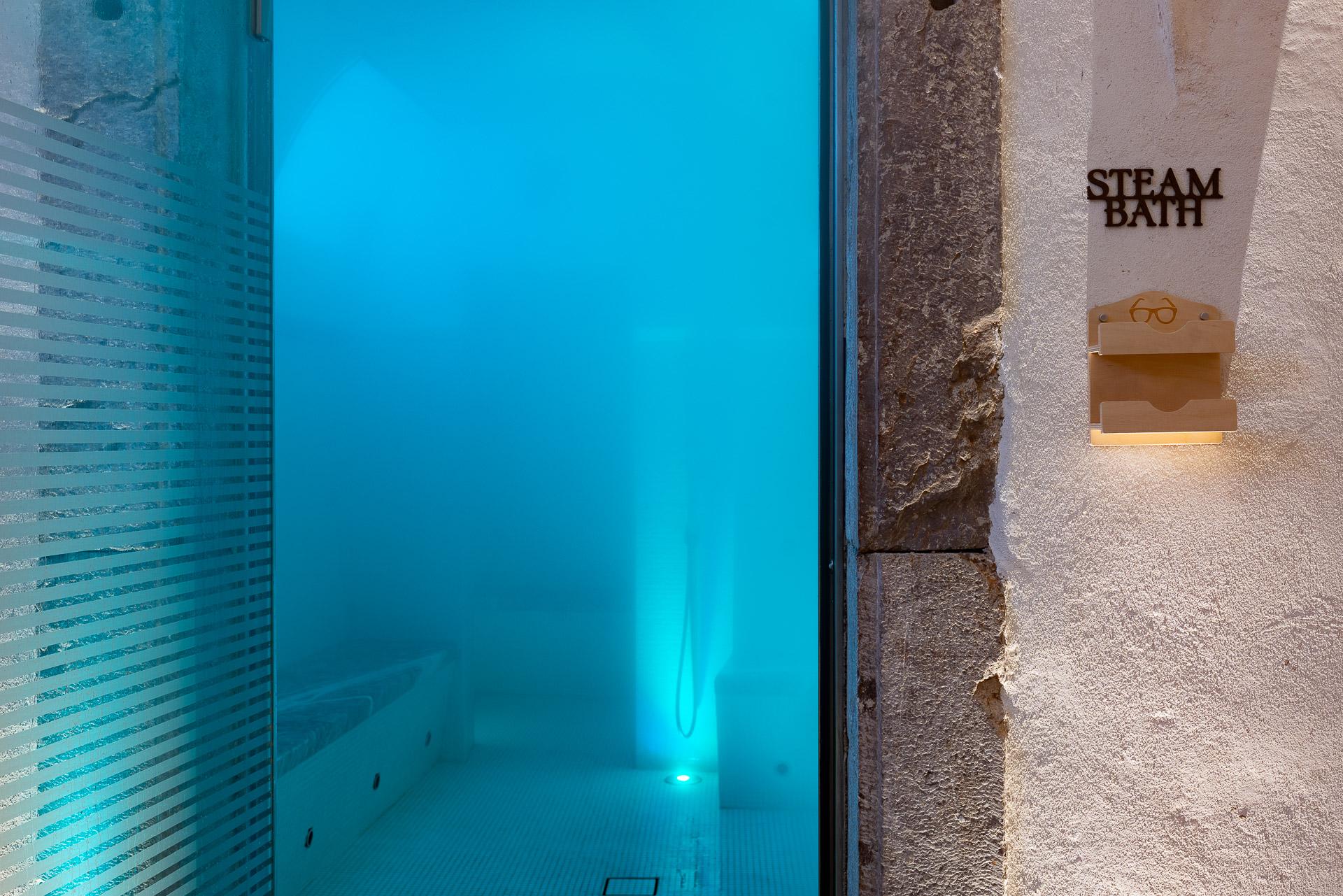 Cascata di ghiaccio e area benessere