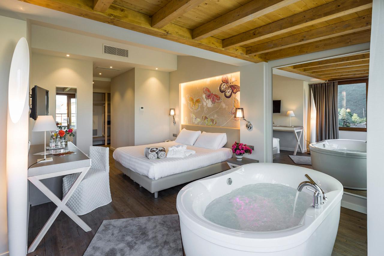 Piscina interna della Bio-Spa Carèra