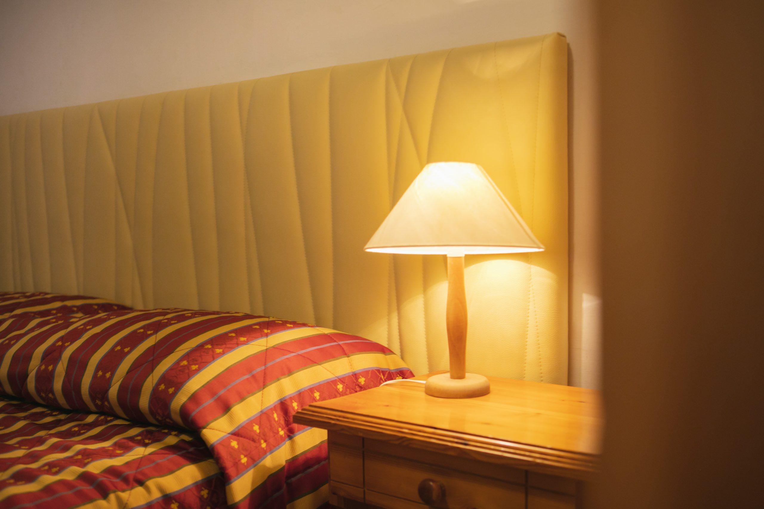 Camera dell'hotel con vista sulla montagna