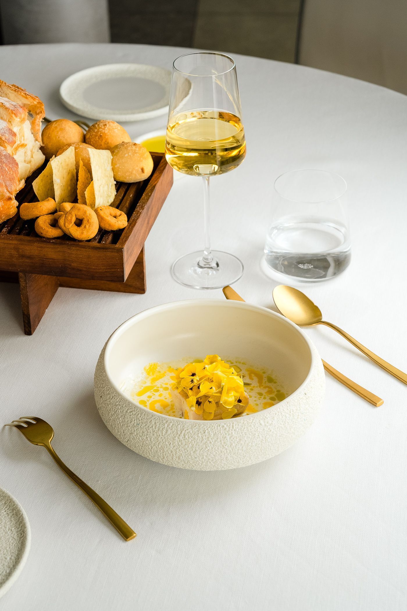 Ristorante Vesuvio interno con decorazioni in lava