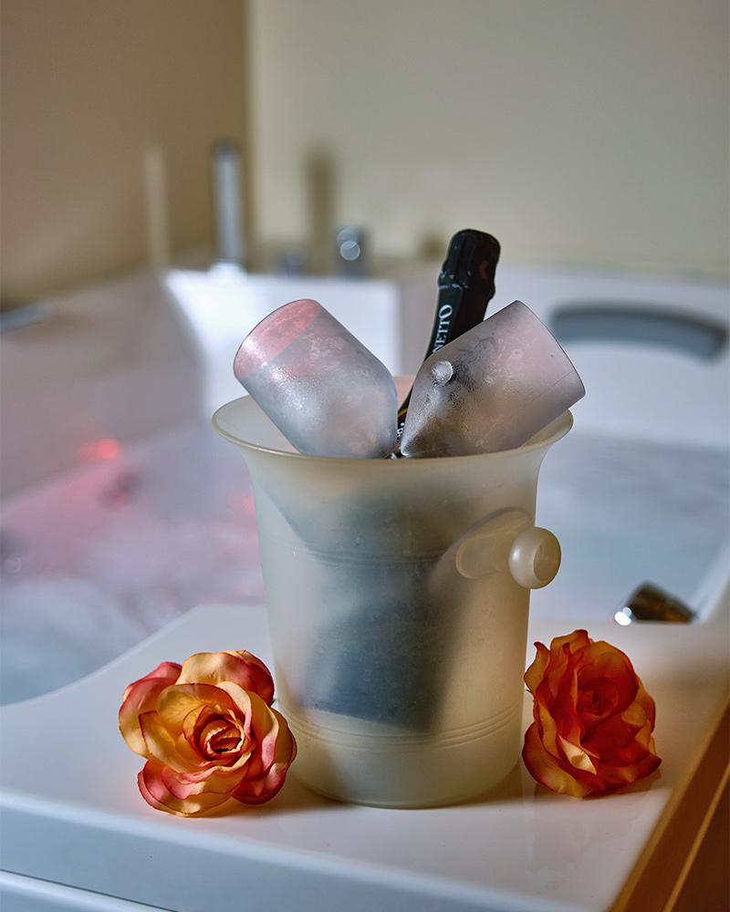 La Dolce Vita SPA Suite letto e vasca