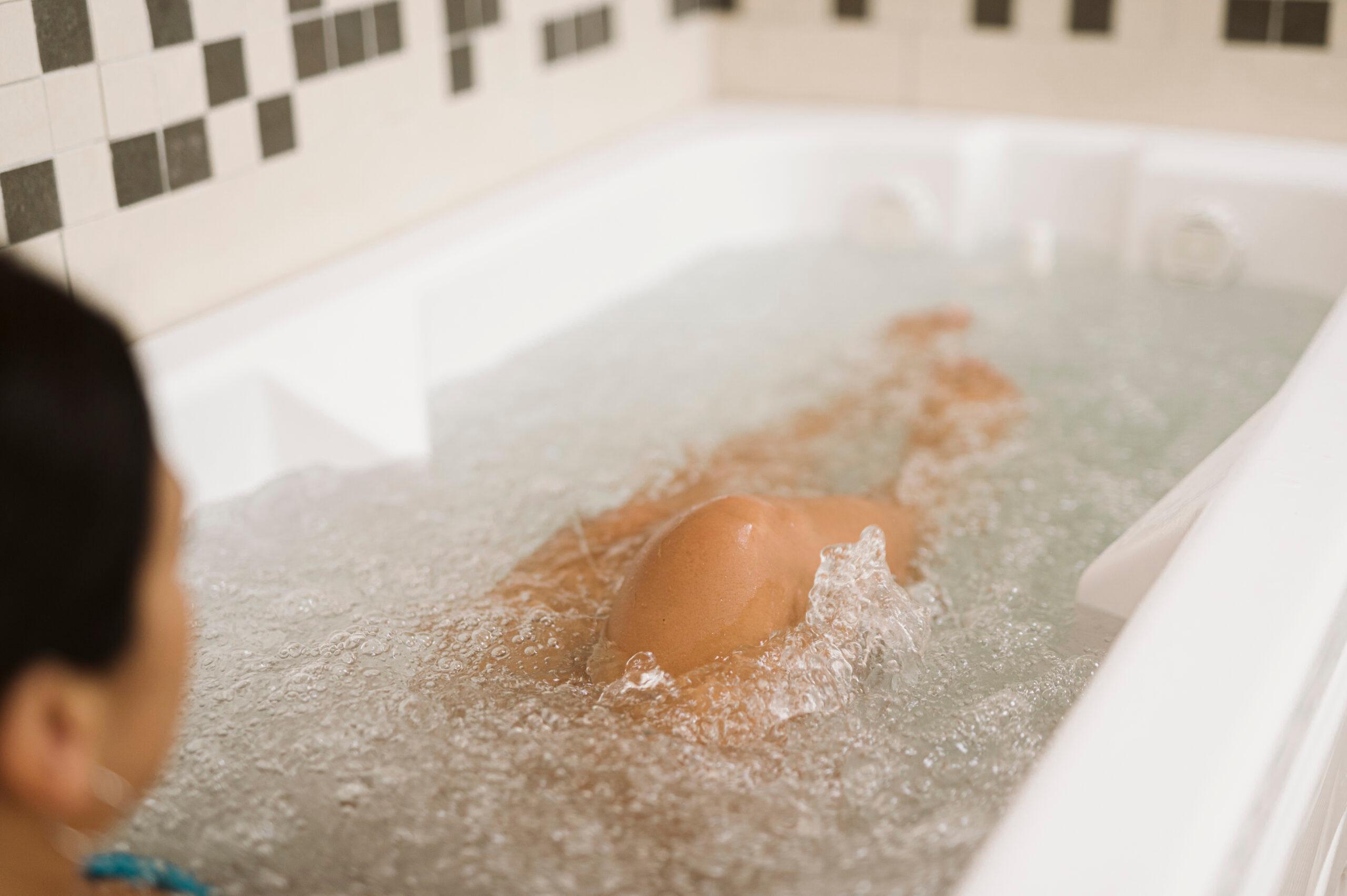 Trattamenti idromassaggio alle piscine