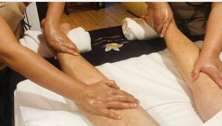 Massaggio a 4 mani due massaggiatrici