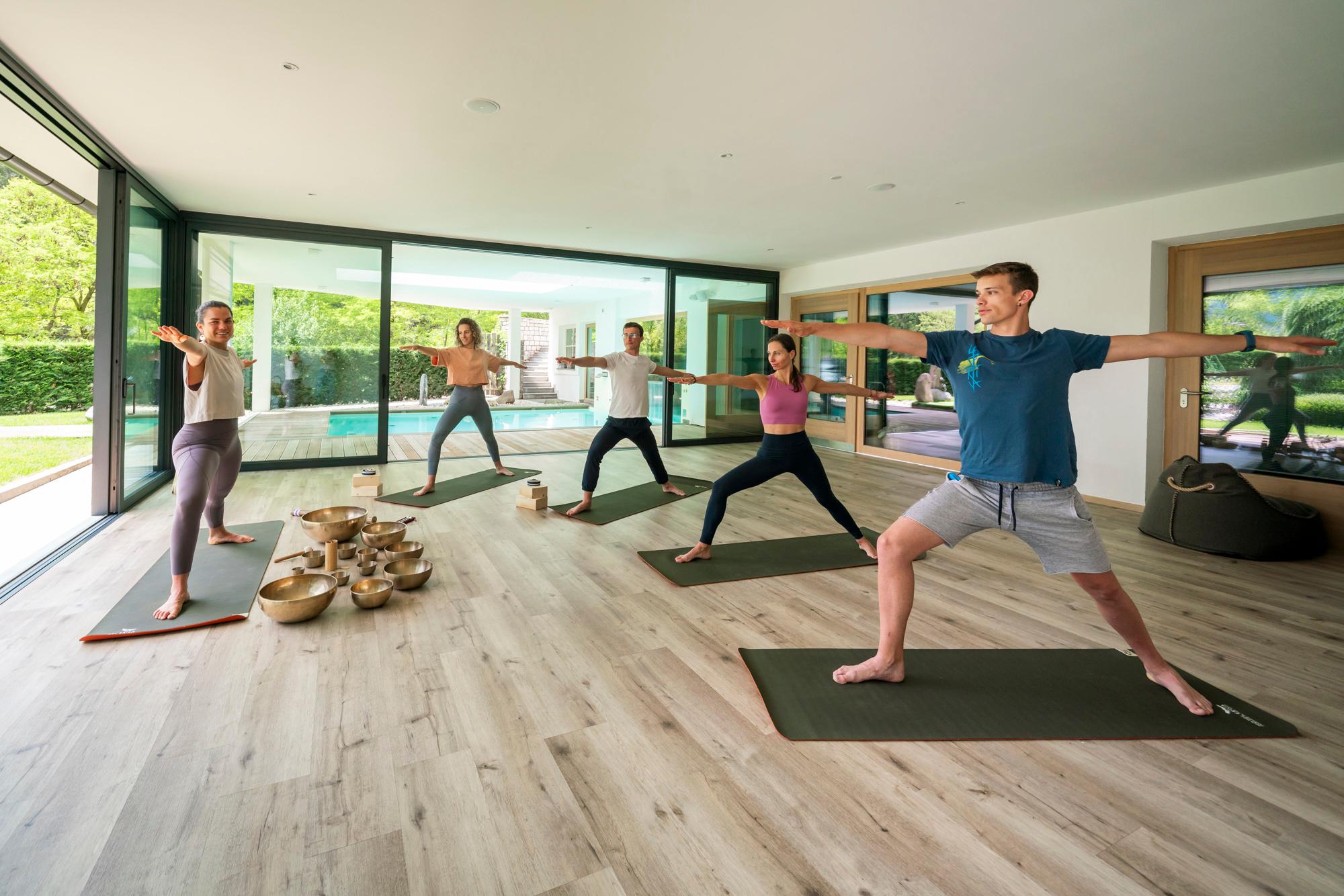 Lezione di yoga di gruppo