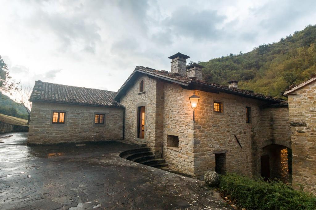 Area wellness Borgo Corniola con sauna e zone relax