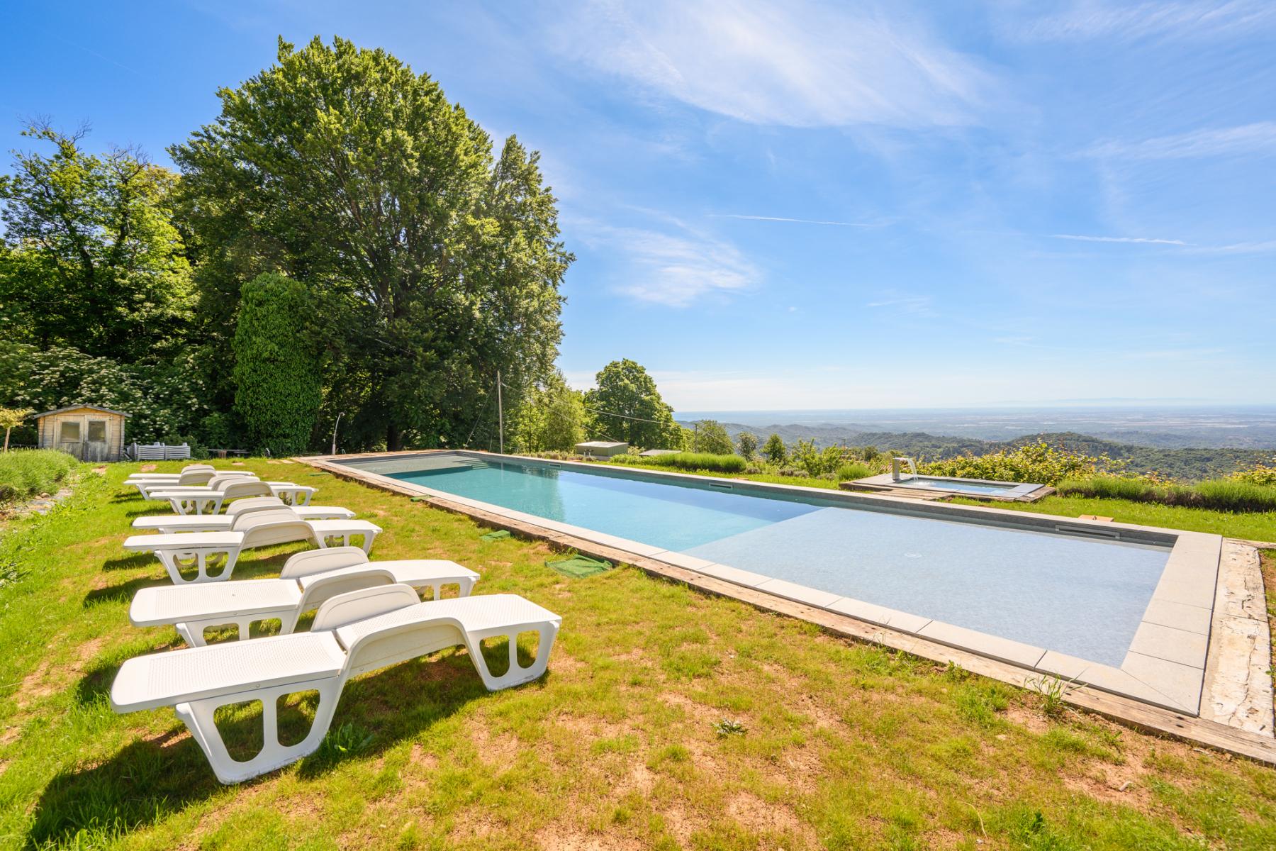 Area piscina panoramica
