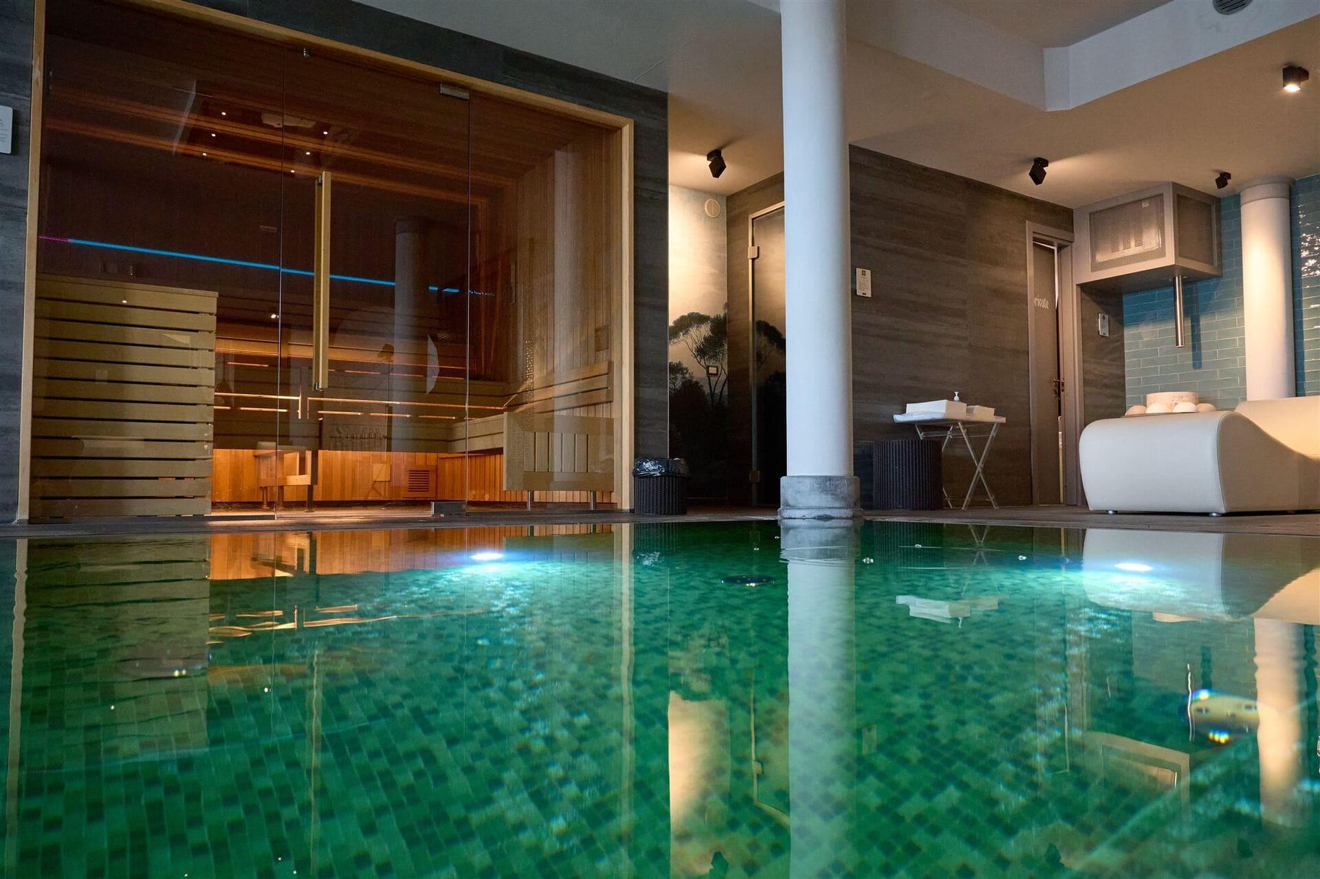 Coppia rilassata nella SPA di Castello Bonaria