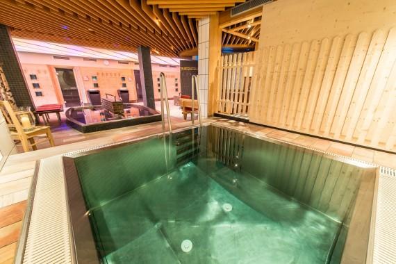 Area sauna: vasca di raffreddamento e ambienti interni