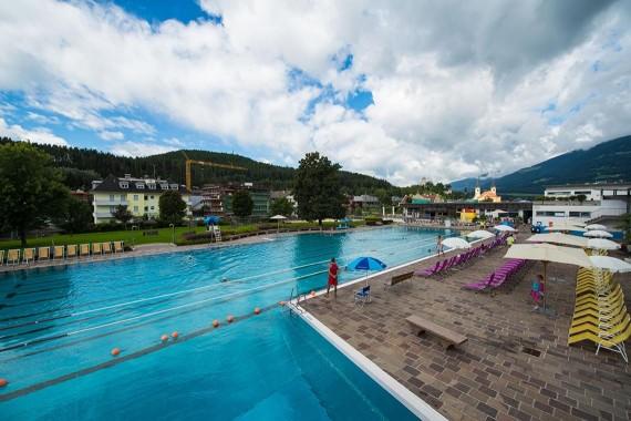 Piscina scoperta: panoramica della vasca esterna
