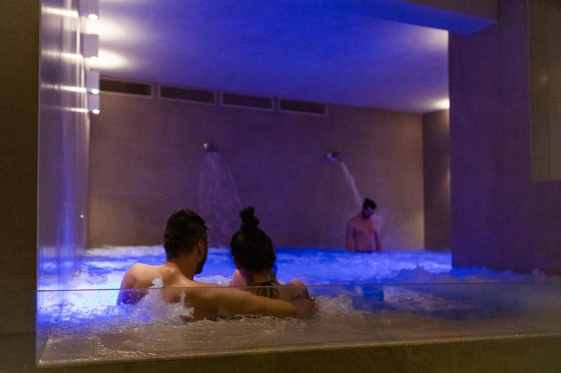 Piscina con idromassaggio