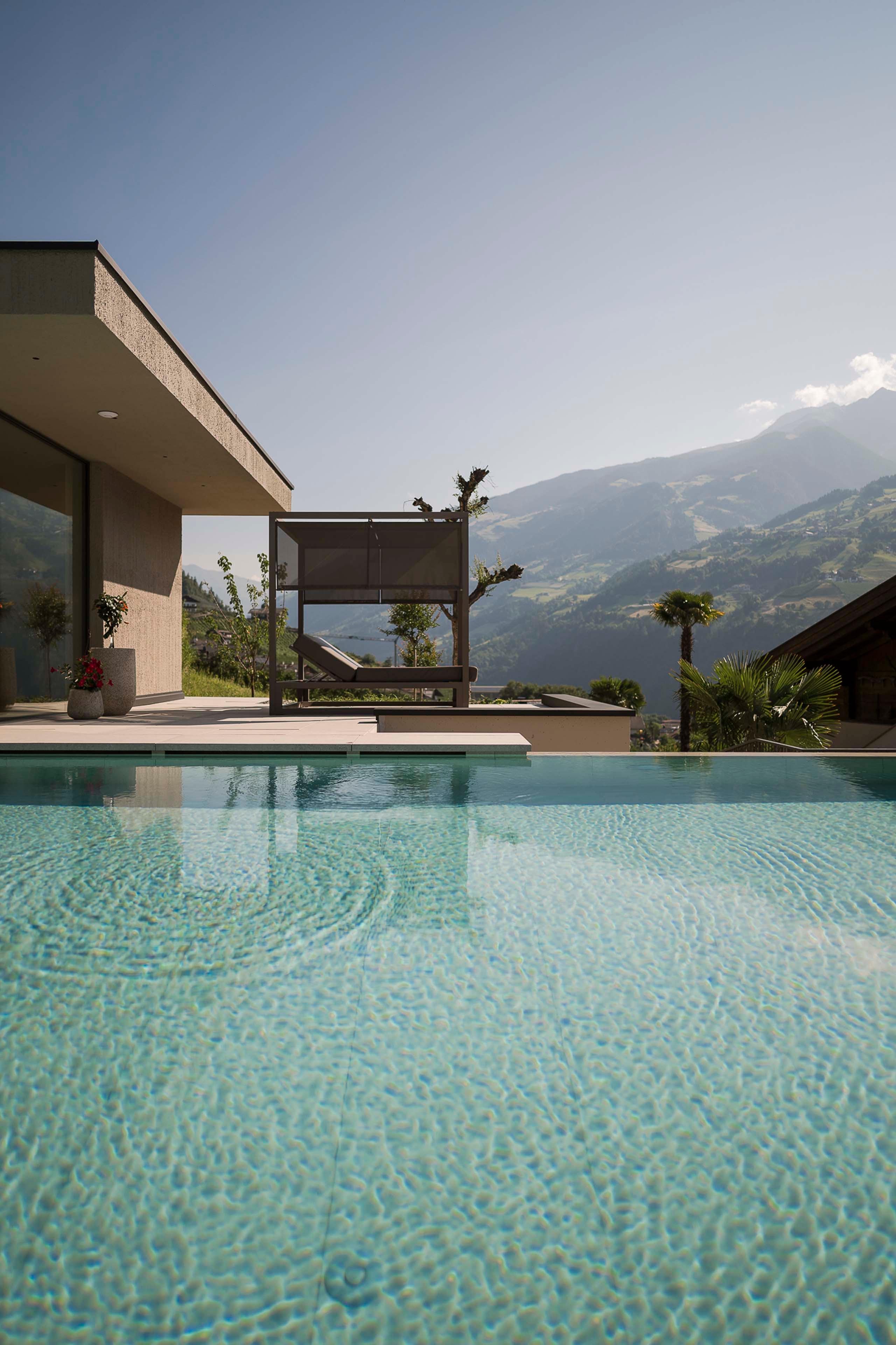 Area wellness con saune e piscina