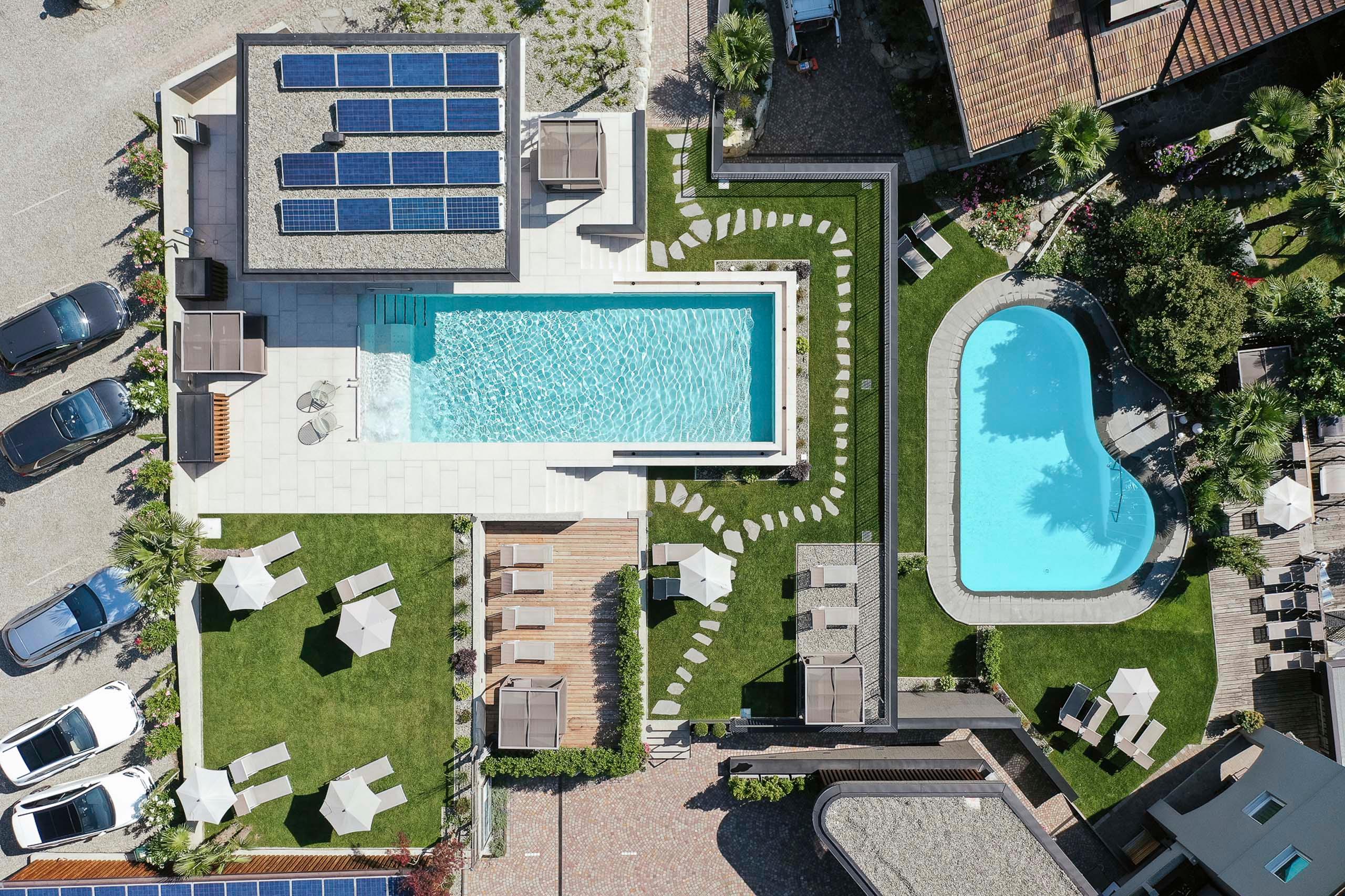 Infinity pool riscaldato con vista montagna