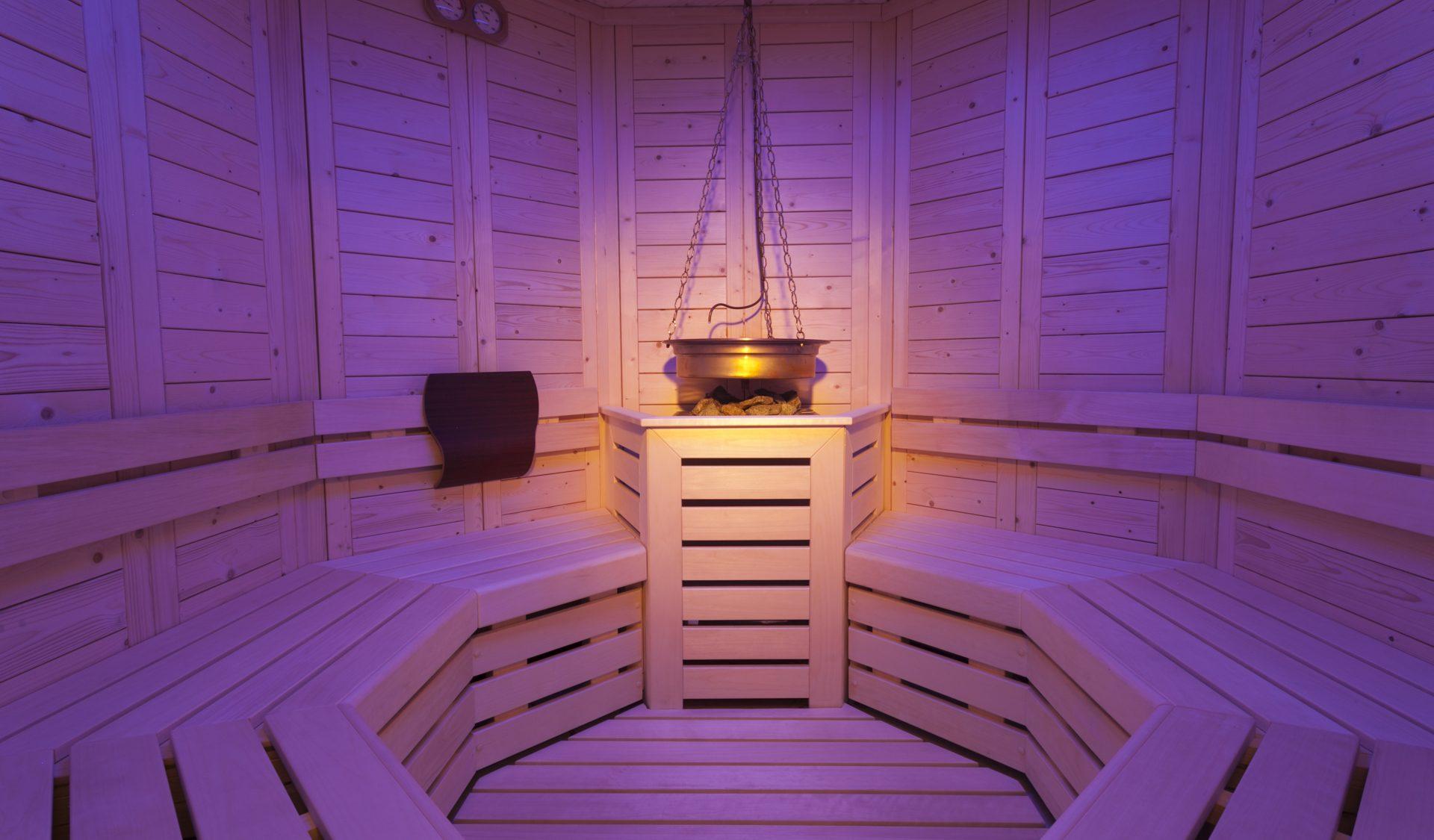 Sauna con cromoterapia Pinzolo
