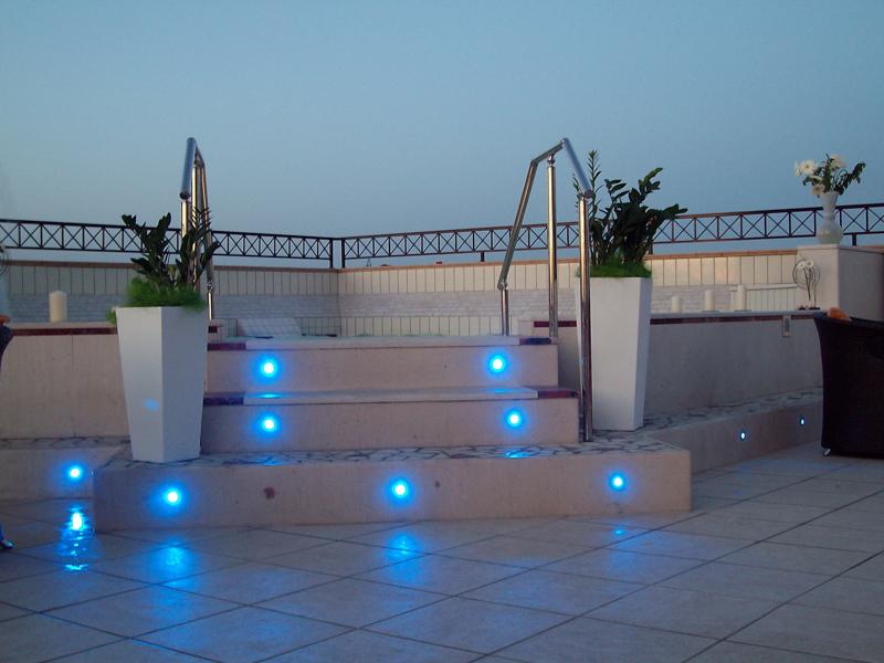 Terrazza dei ciliegi con vista sulle colline