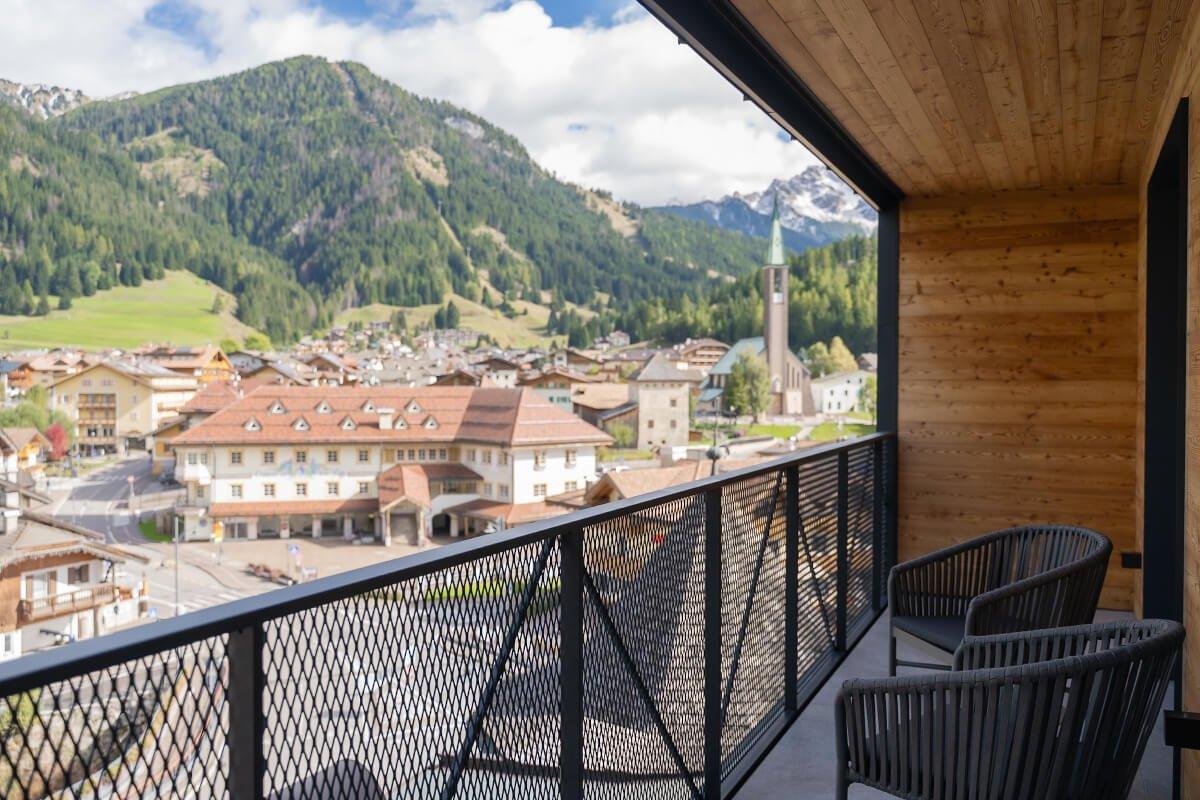 Suite Sassolungo View con balcone panoramico sulle Dolomiti