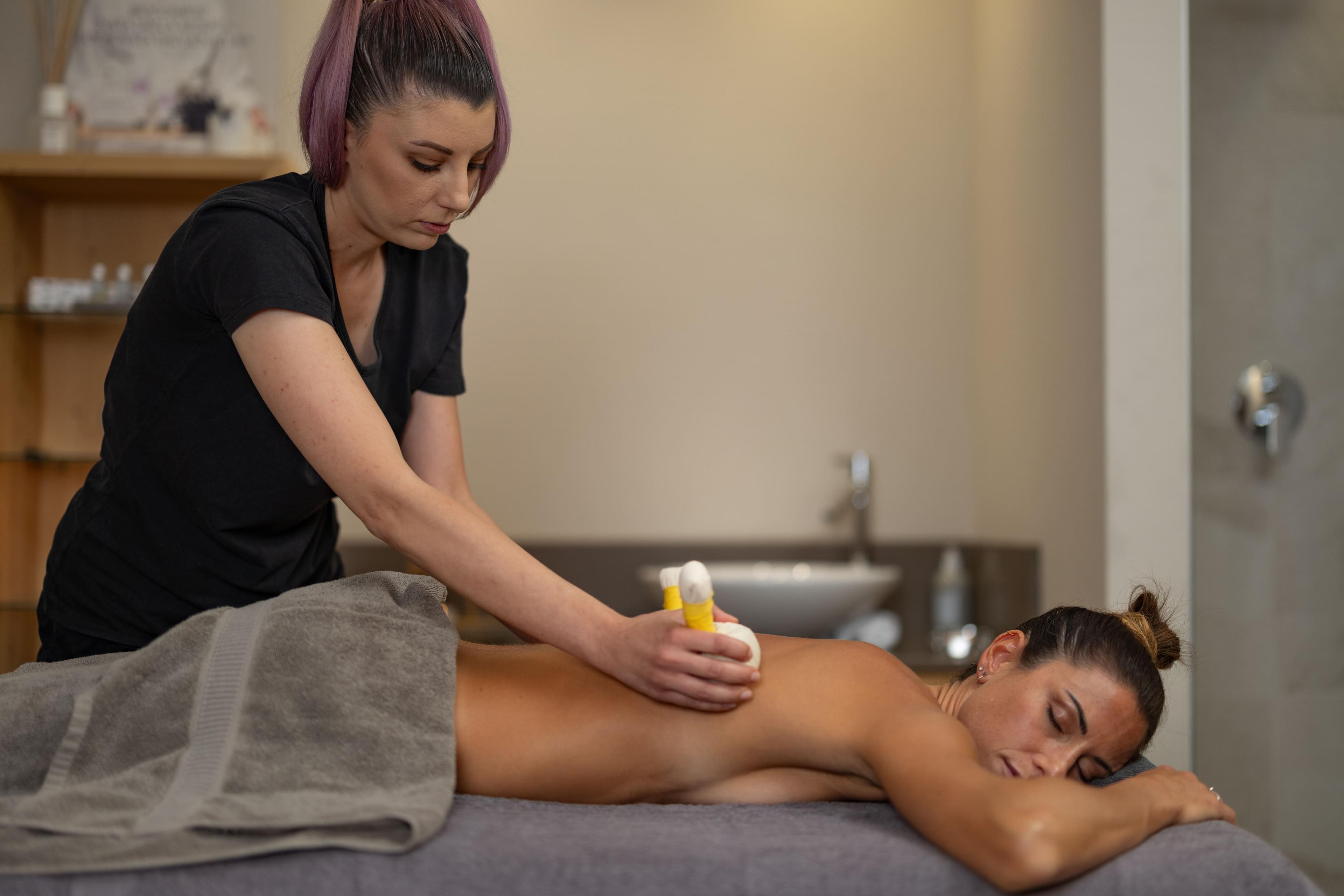 Massaggio rilassante nel centro benessere