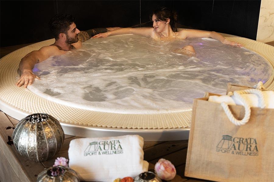 Vasca idromassaggio vista mare