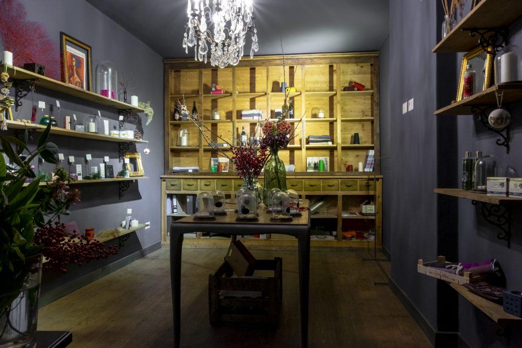 Ingresso struttura con giardino panoramico