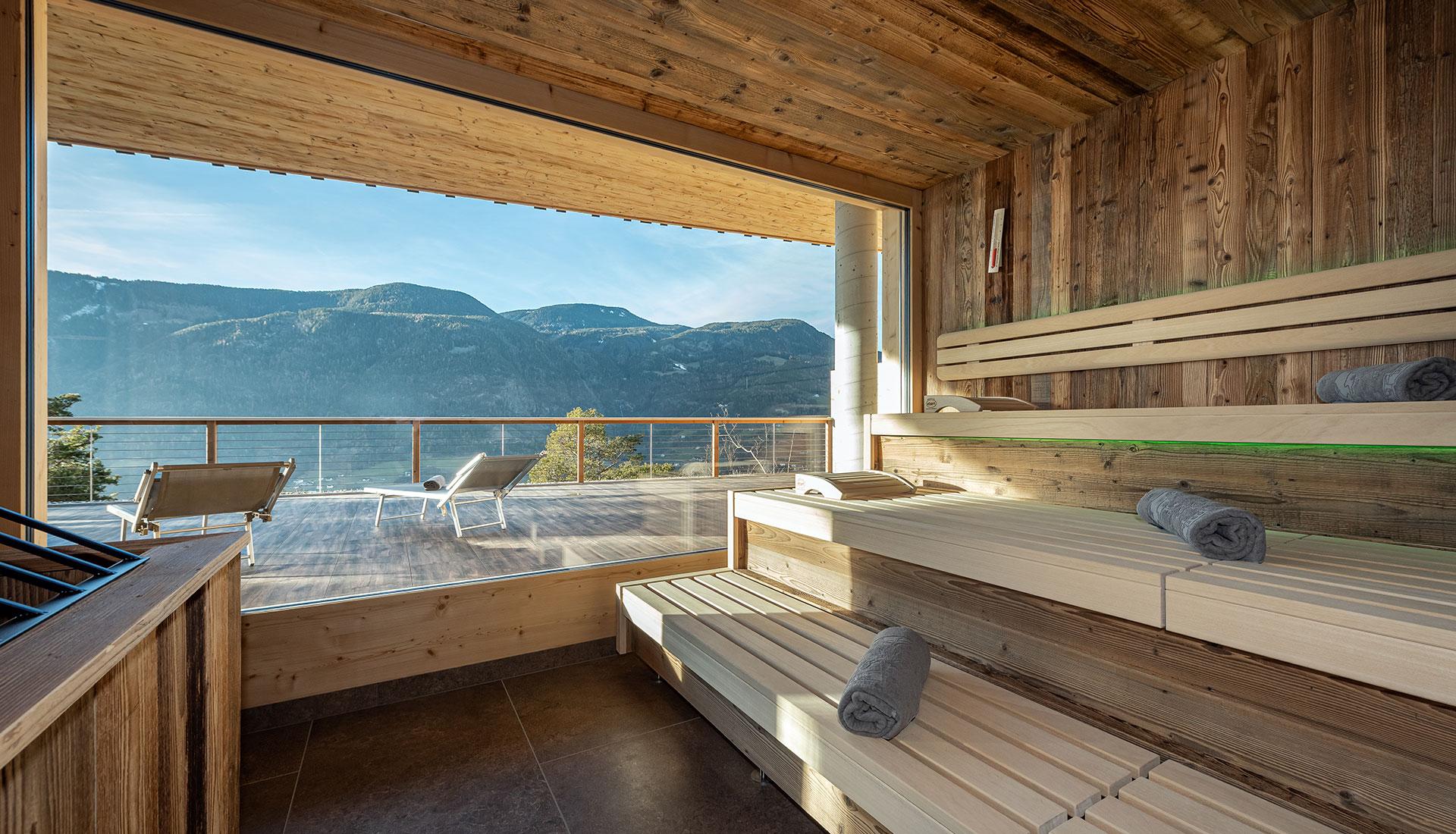 Sauna panoramica del Moarlhof con vista sulle montagne