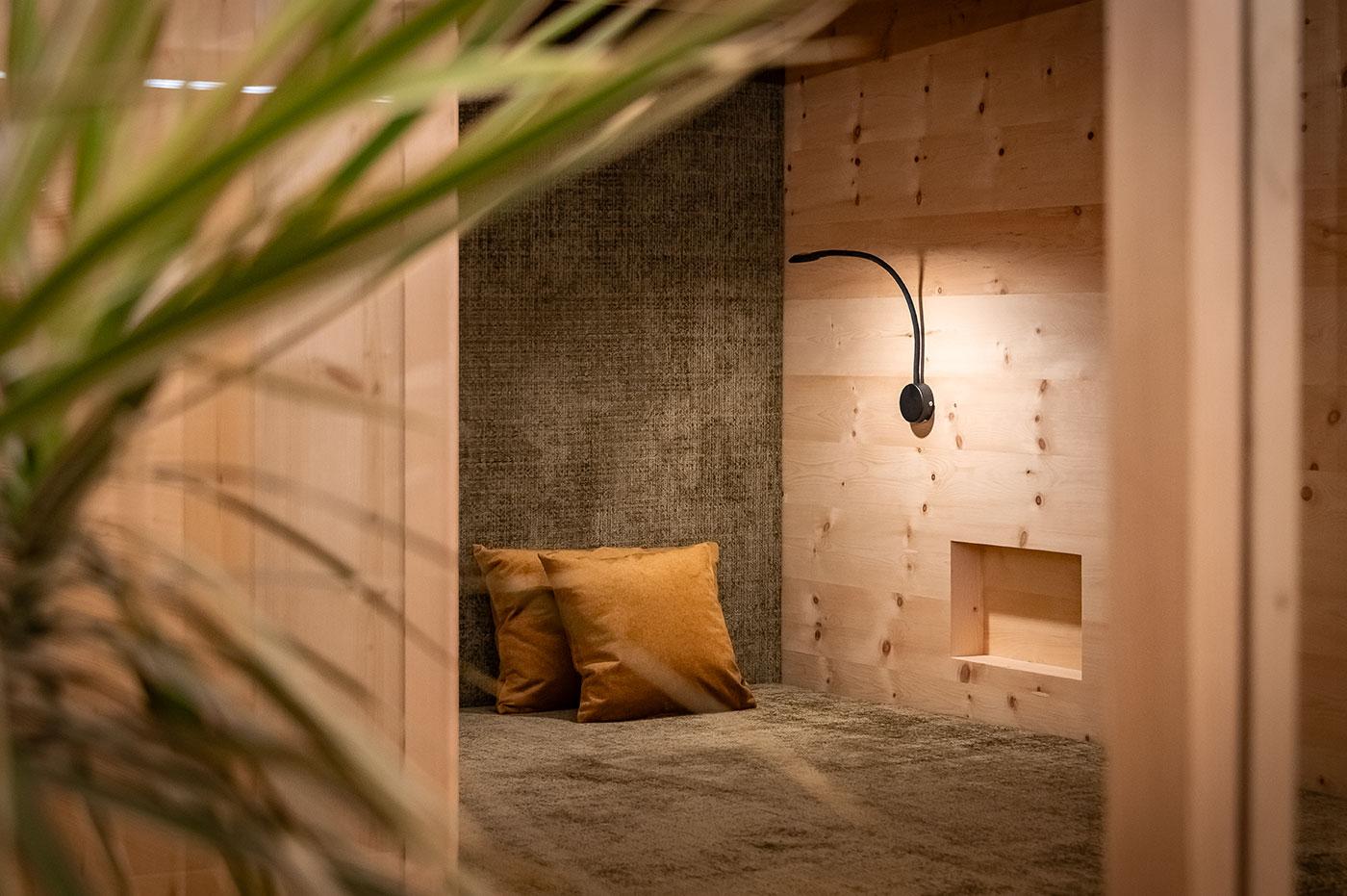 Area sauna con sedute esterne