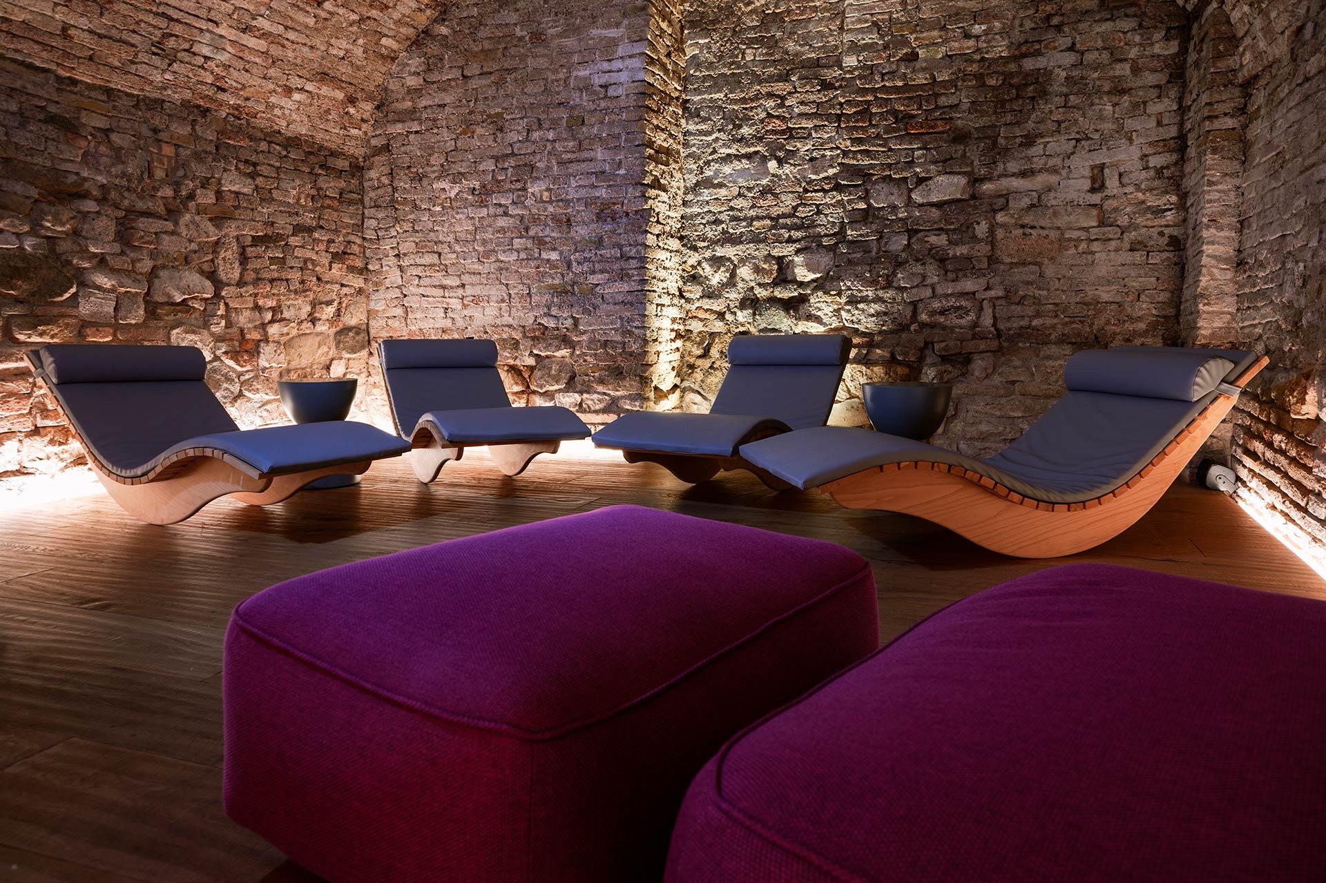 Vasca idromassaggio con illuminazione cromoterapica