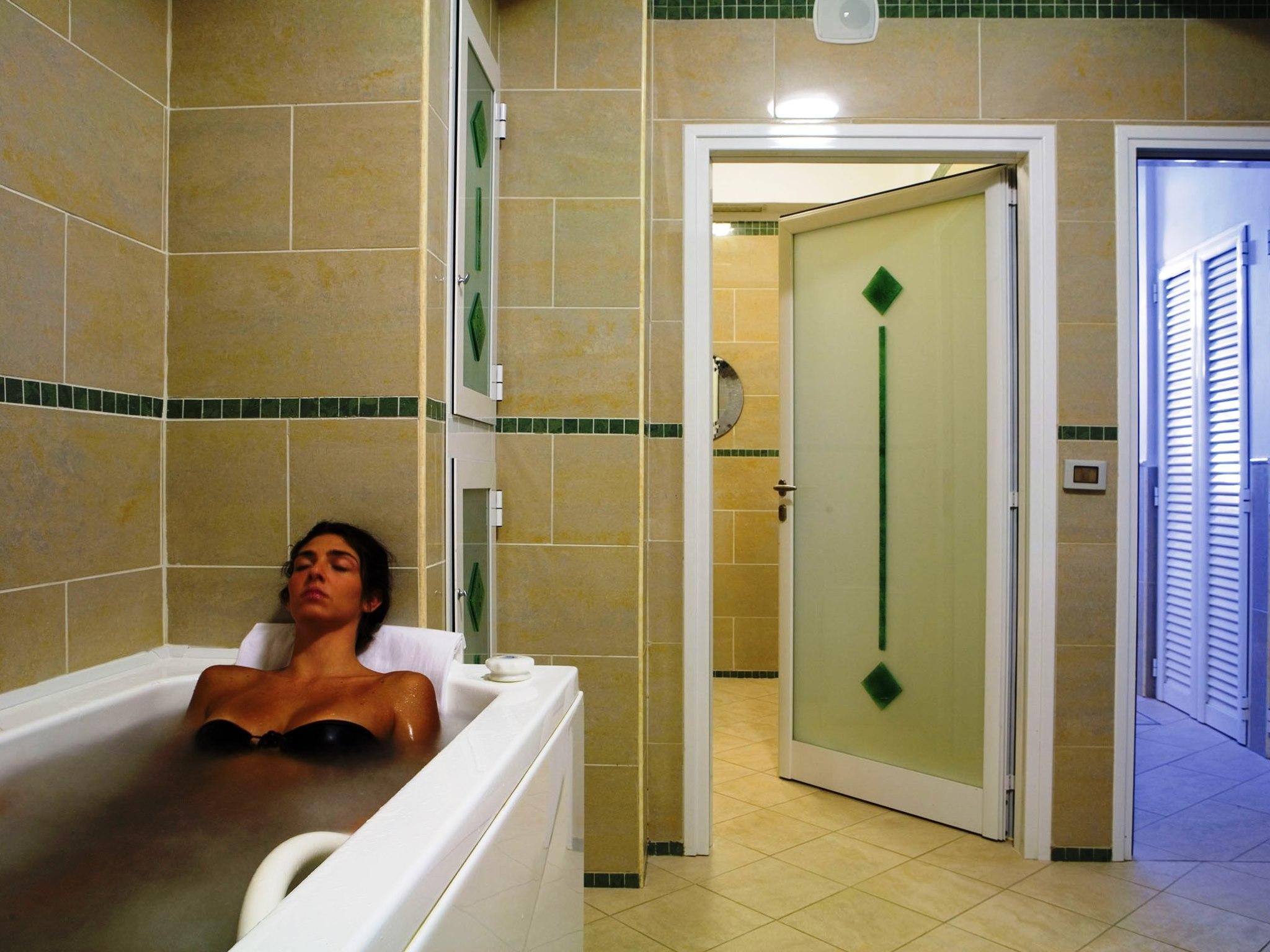 Balneoterapia nelle piscine termali