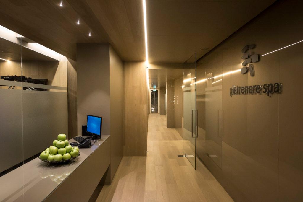 Ingresso centro benessere al tramonto