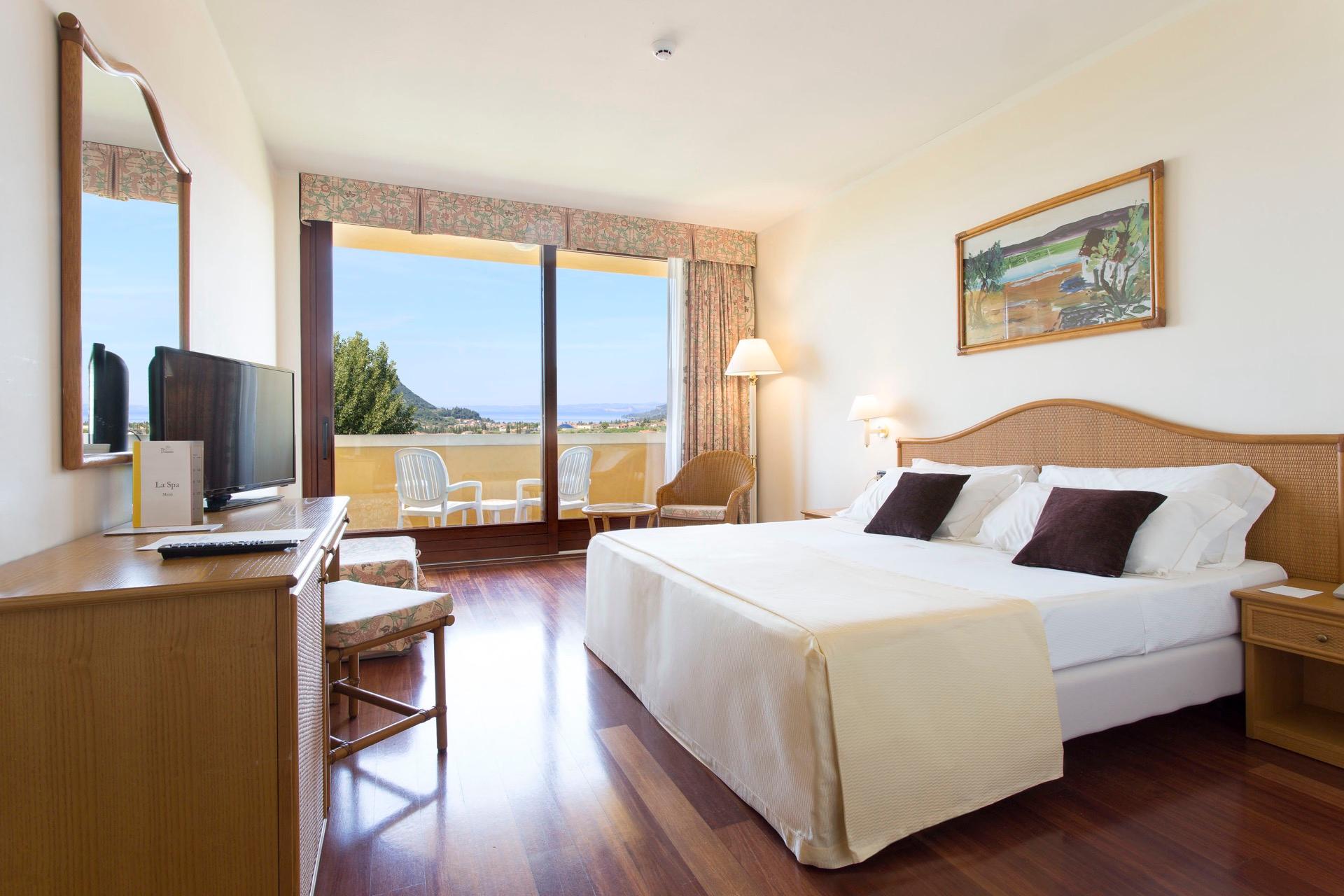 Camera Panorama con vista sul Lago di Garda