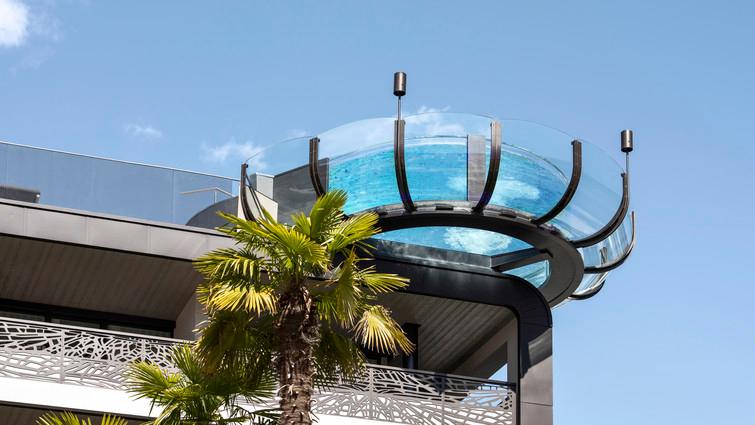 Piscina esterna Guesthouse F