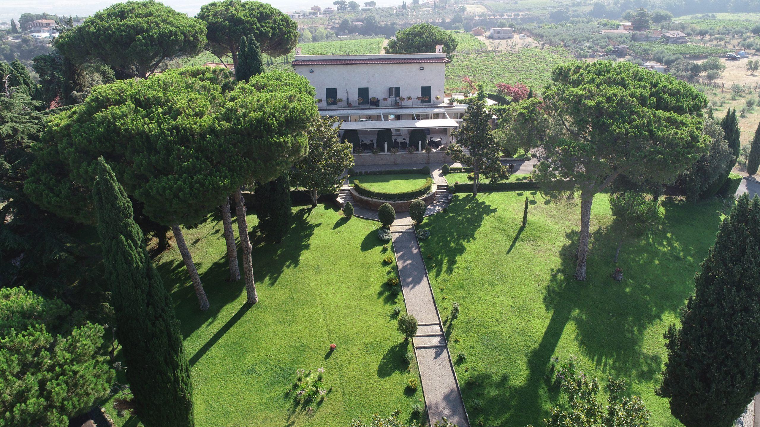 Vista aerea della tenuta e dei vigneti
