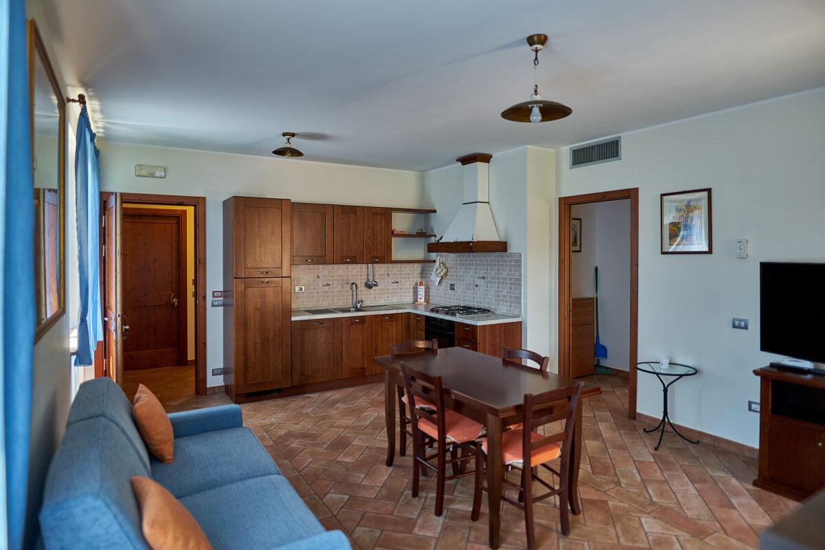 Trilocale cucina completa