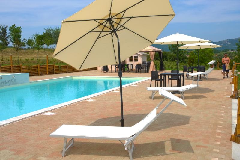 Piscina riscaldata con acqua salata e idromassaggio