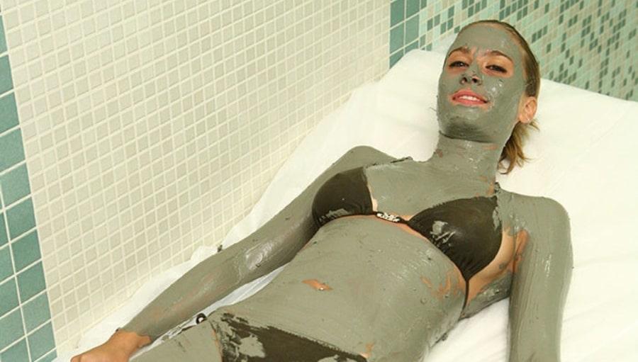 Maschera corpo di argilla termale