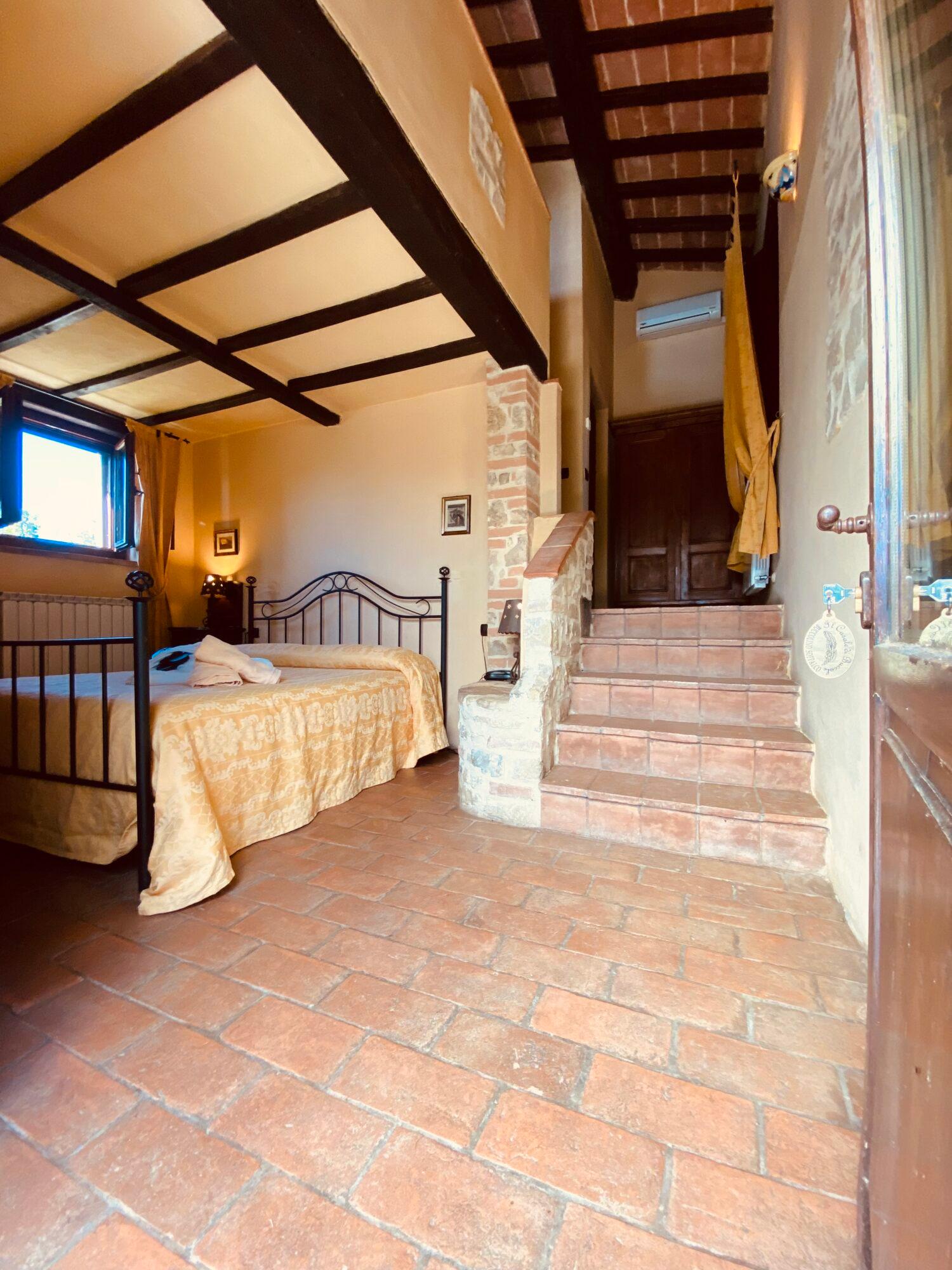 Buccolino soppalco camera caratteristica nella dependance