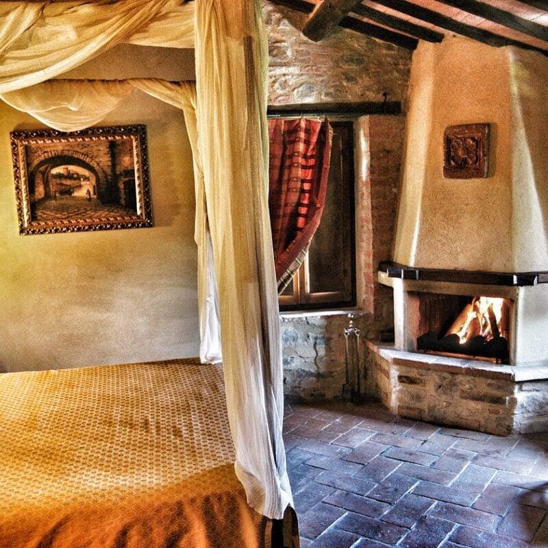 Sissi Lux camera romantica con letto a baldacchino e Jacuzzi