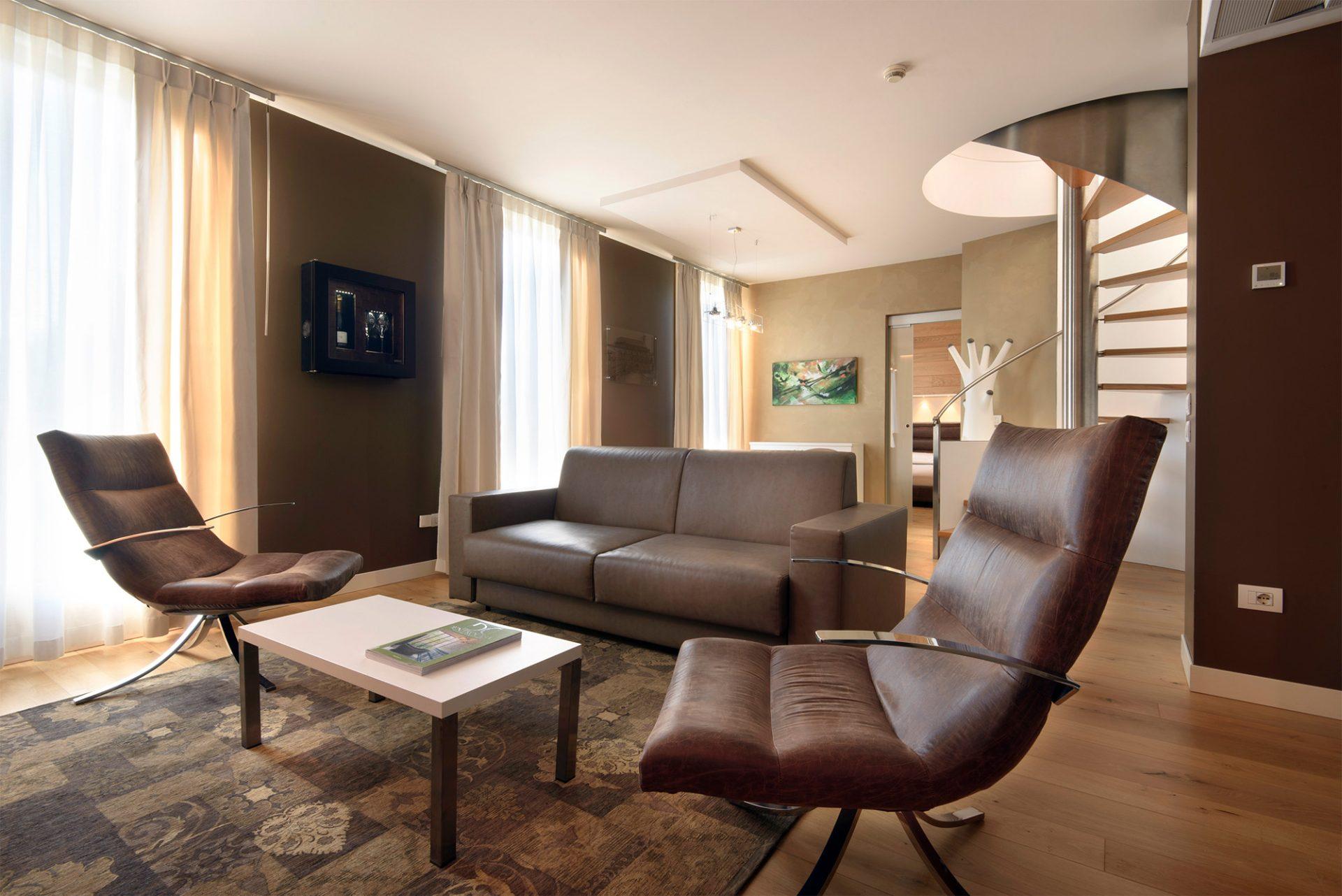 Ambassador Suite con vista piscina e campo golf