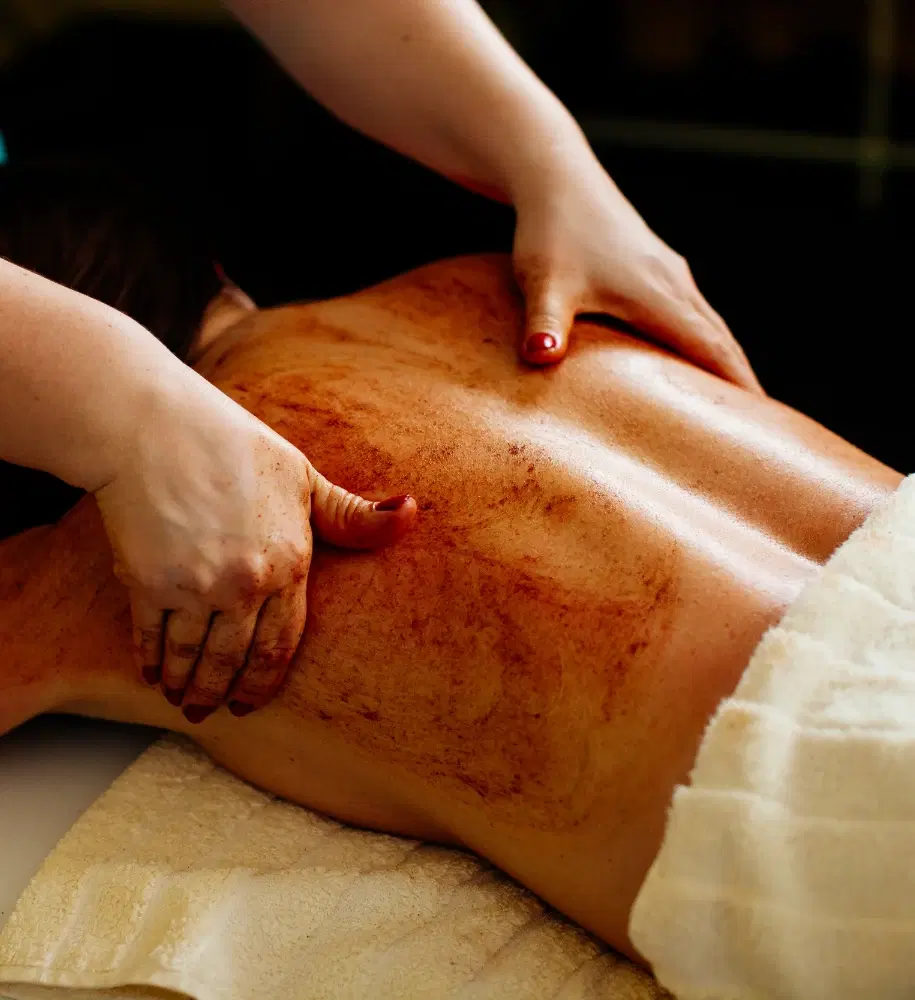 Scrub aromatico abbinato a massaggio