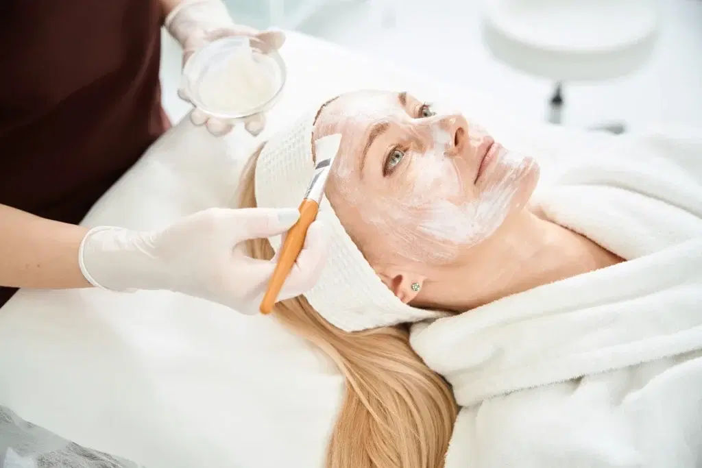 Dermaplaning e maschera purificante