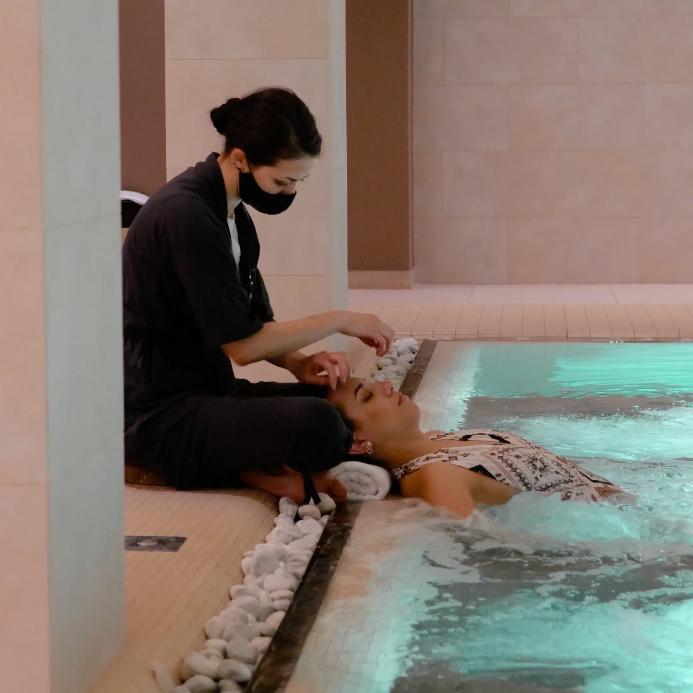 Massaggio benessere in acqua