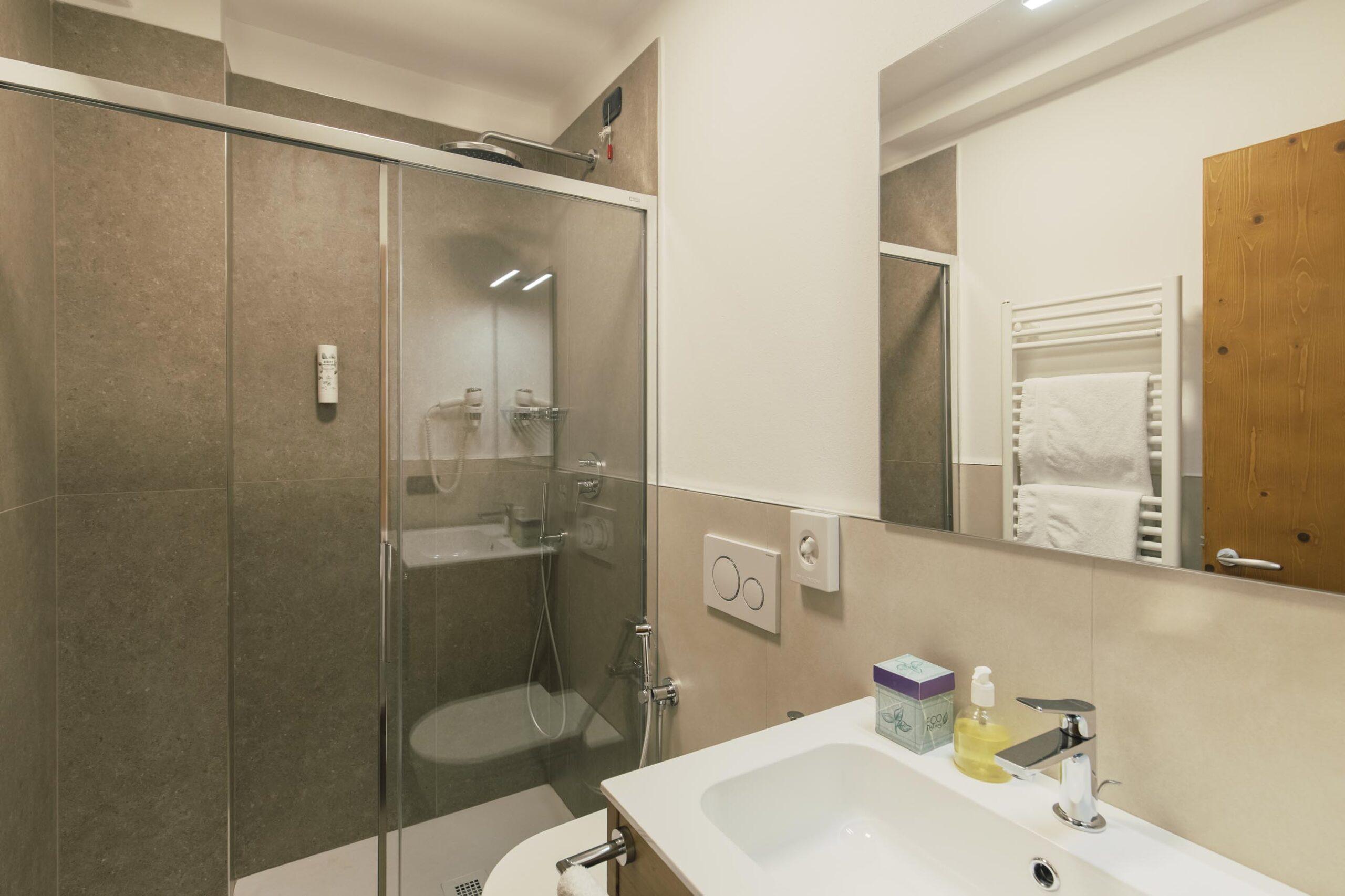 Camera arredata in legno