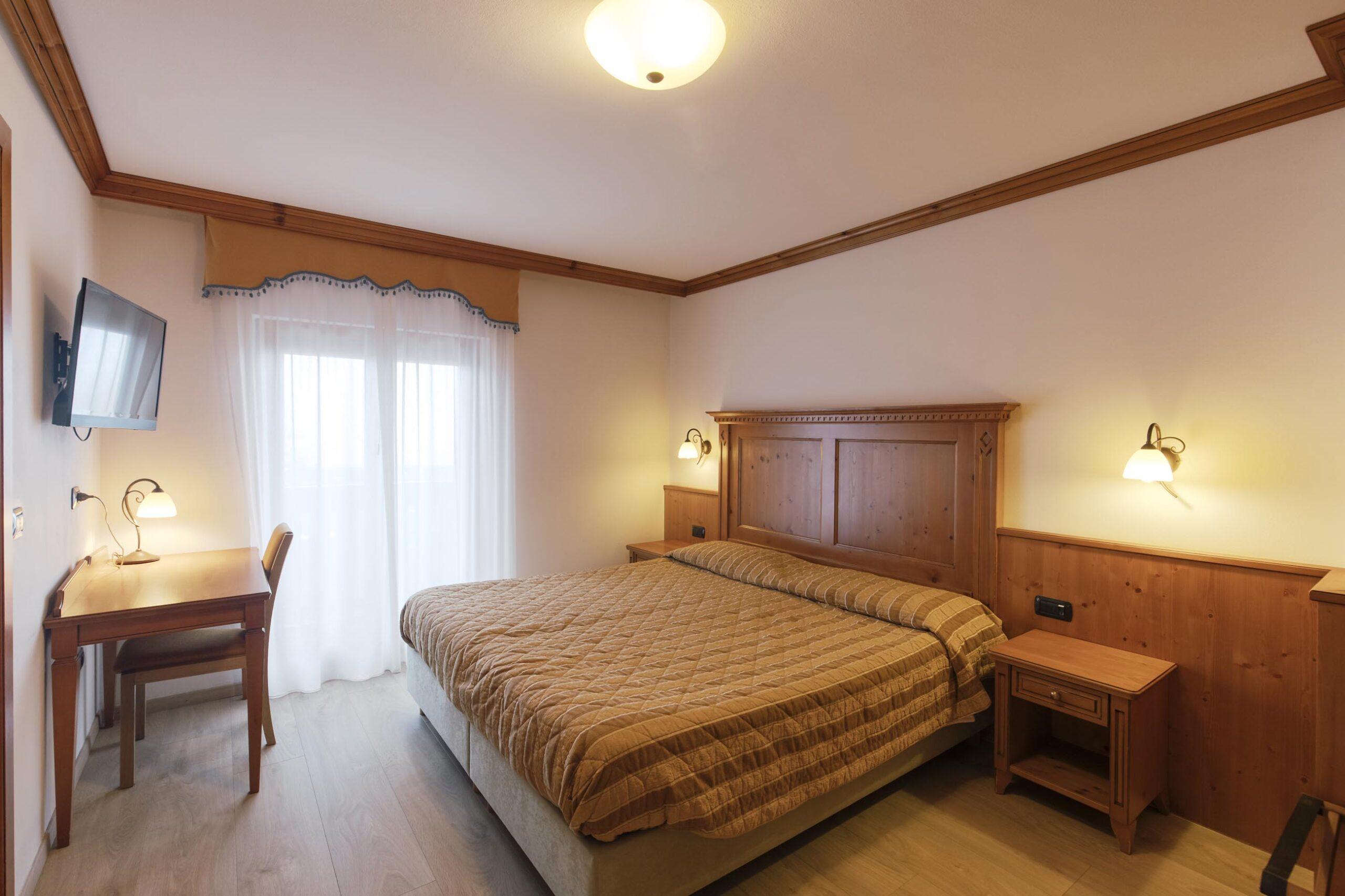 Camera con vista montagna