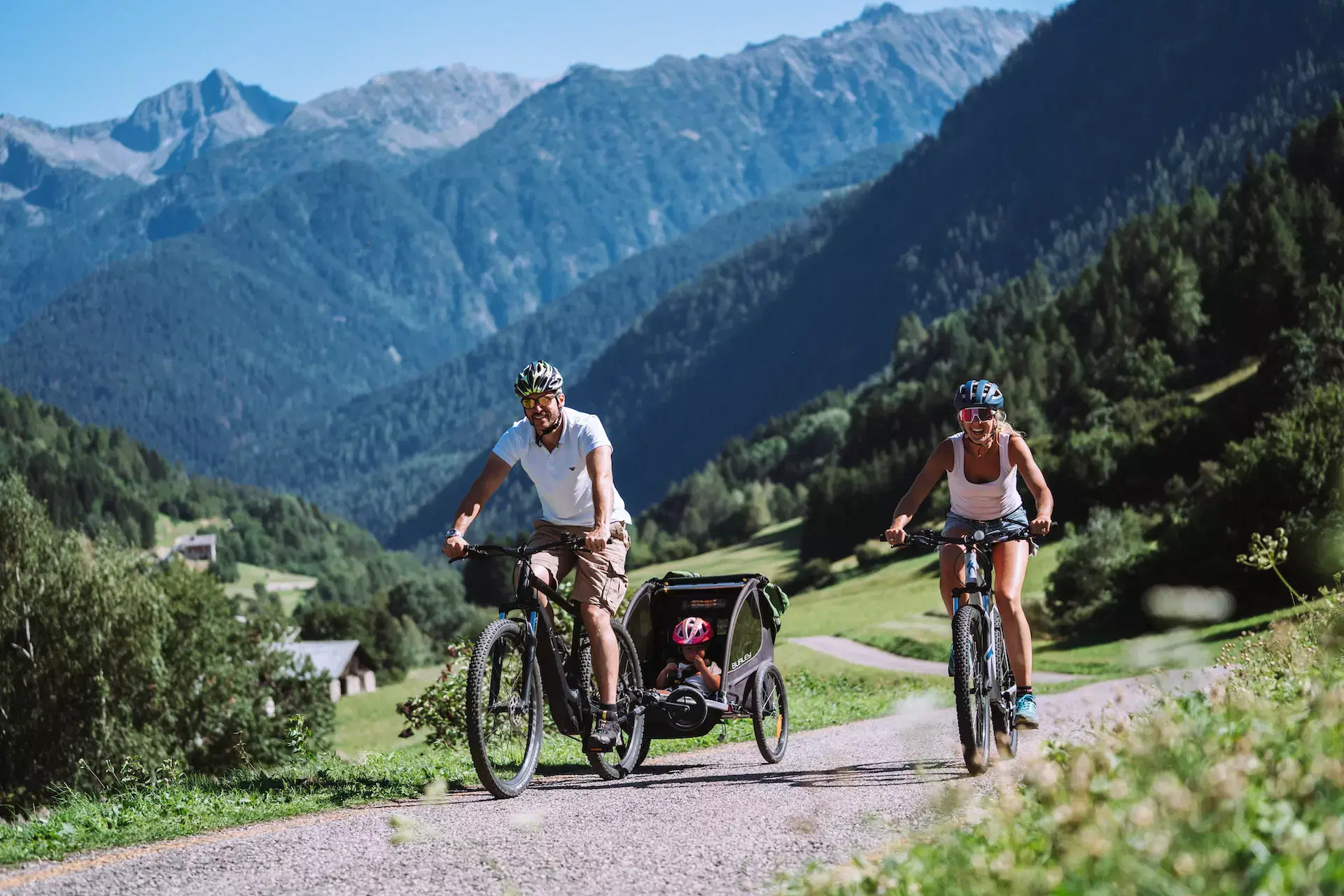 Pista ciclabile Val di Sole vista estate