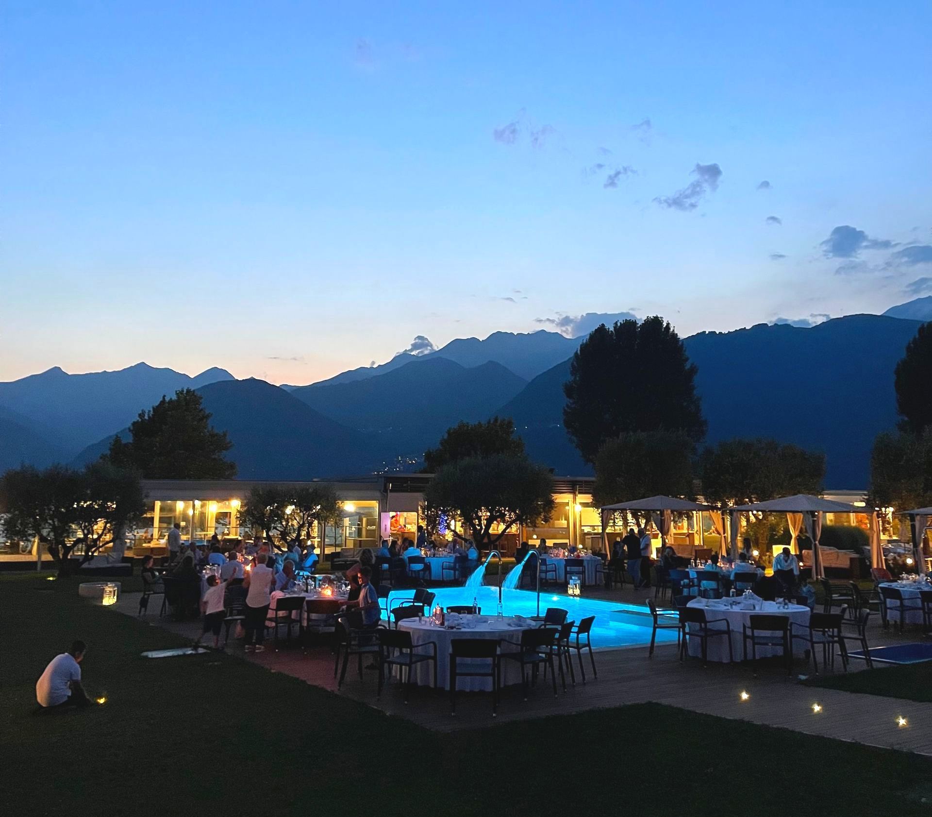 Evento sulla spiaggia con vista sul Lago di Como